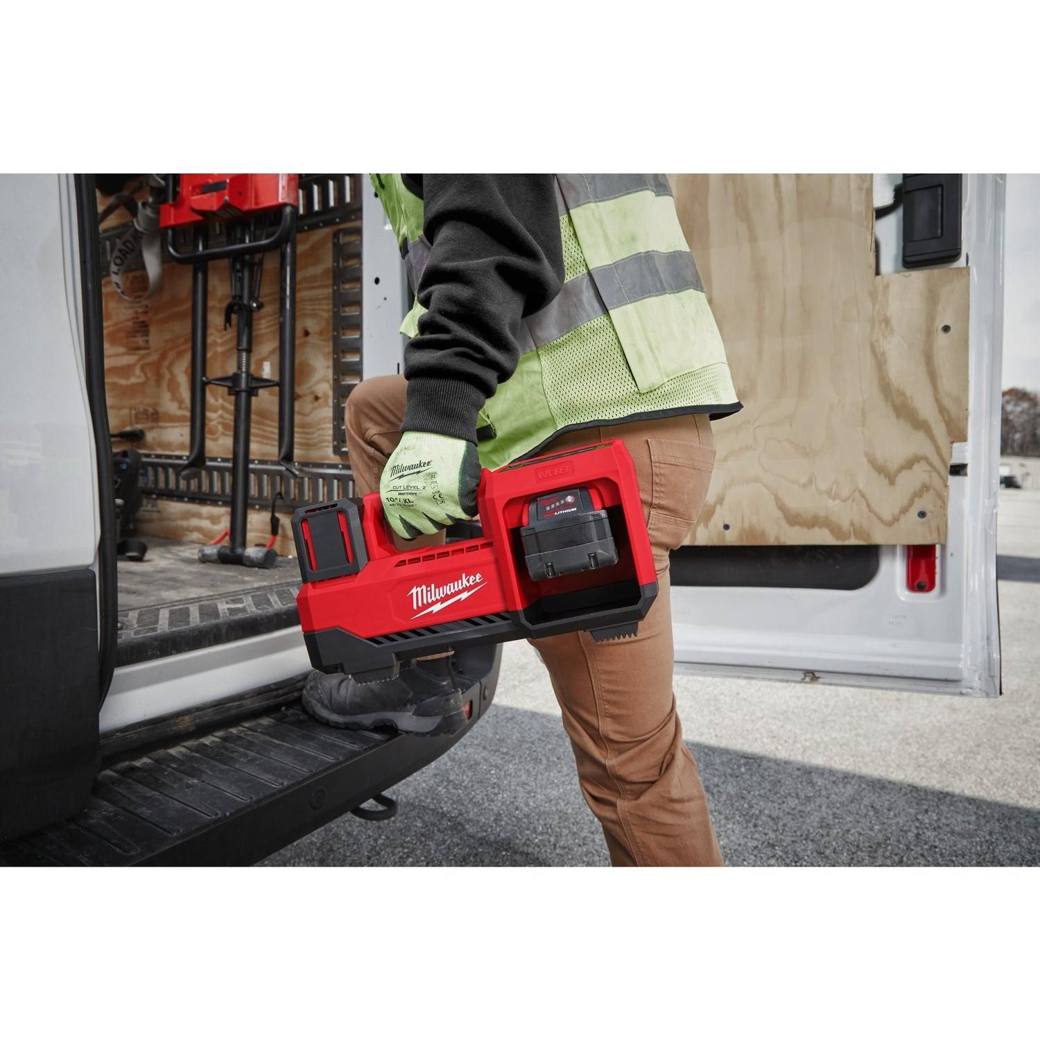 https://api.mastertools.nl/media/catalog/product/cache/4ac98b0d5e81b56bd000310ba88c60e0/m/i/milwaukee-m18-bi-0-accu-bandencompressor-18v-basic-body-4933478706-4058546348991-mastertools_nl-7.jpg