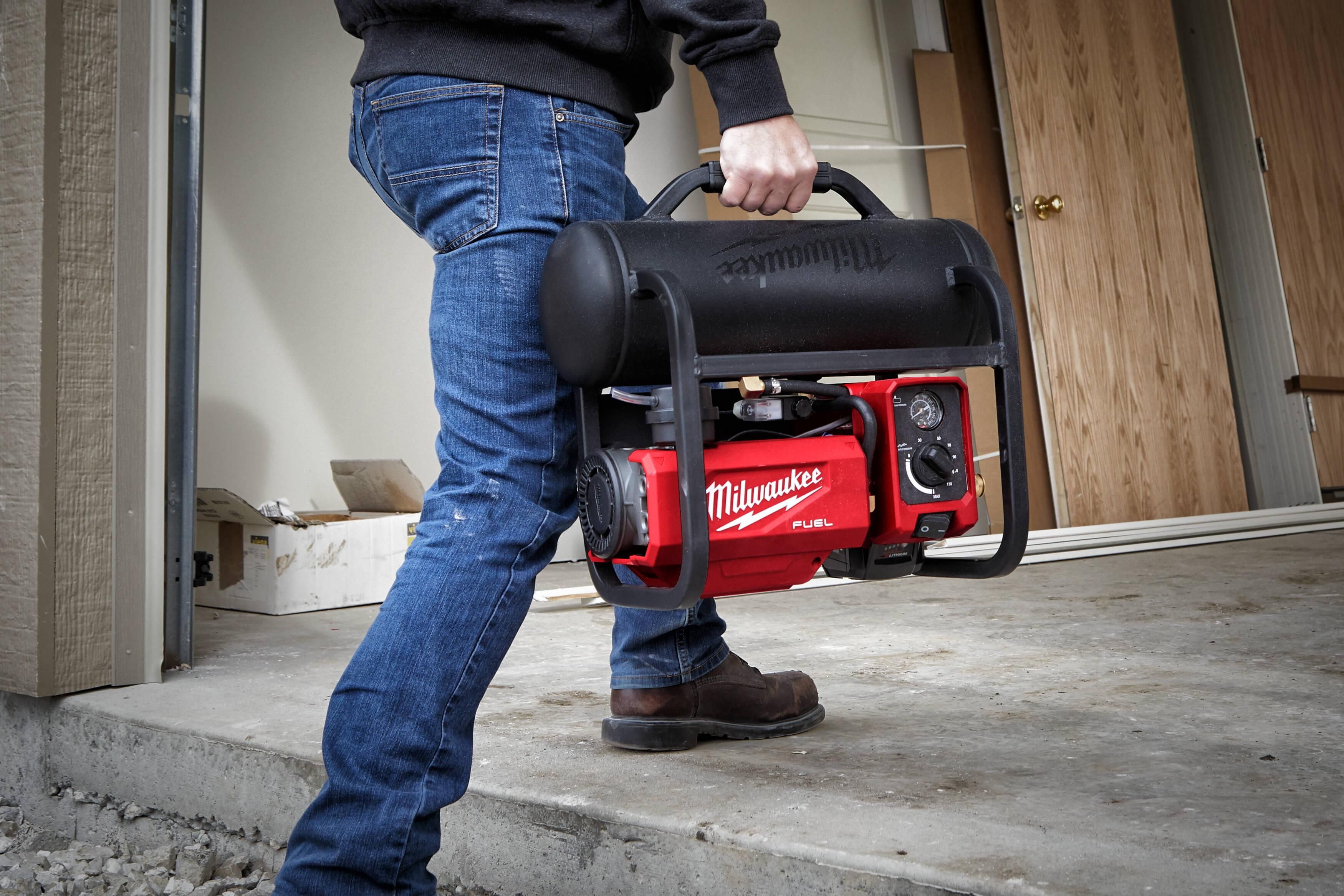 https://api.mastertools.nl/media/catalog/product/cache/4ac98b0d5e81b56bd000310ba88c60e0/m/i/milwaukee-m18-fac-0-accu-compressor-18v-basic-body-4933472166-4058546325626-mastertools_nl-10.jpg