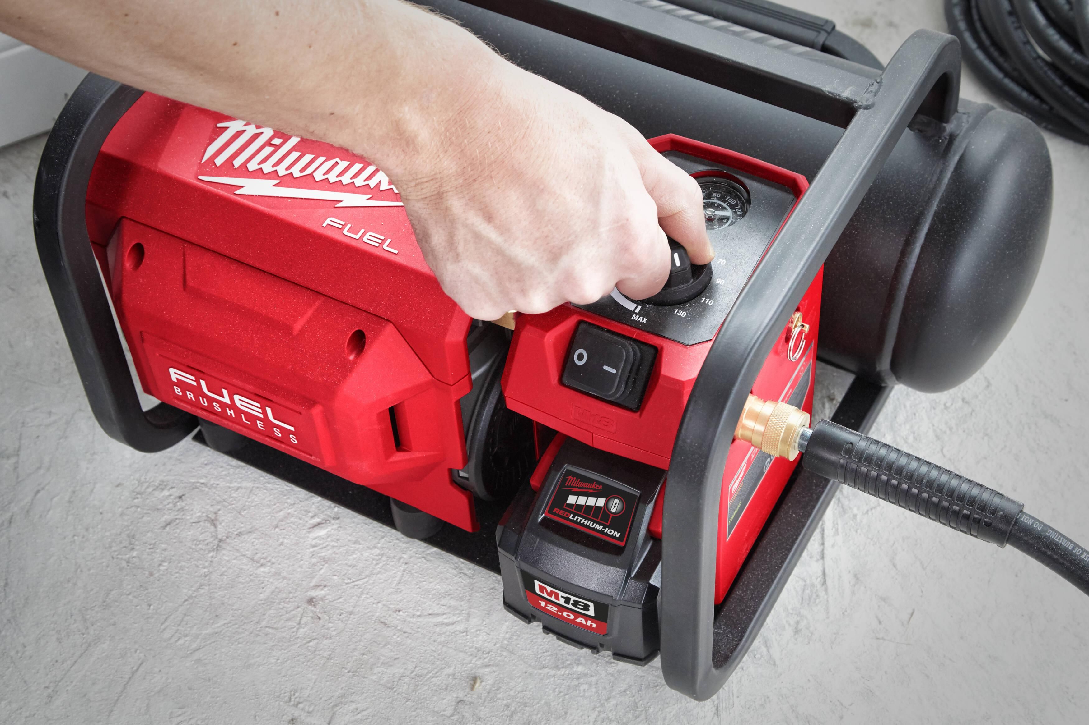 https://api.mastertools.nl/media/catalog/product/cache/4ac98b0d5e81b56bd000310ba88c60e0/m/i/milwaukee-m18-fac-0-accu-compressor-18v-basic-body-4933472166-4058546325626-mastertools_nl-12.jpg