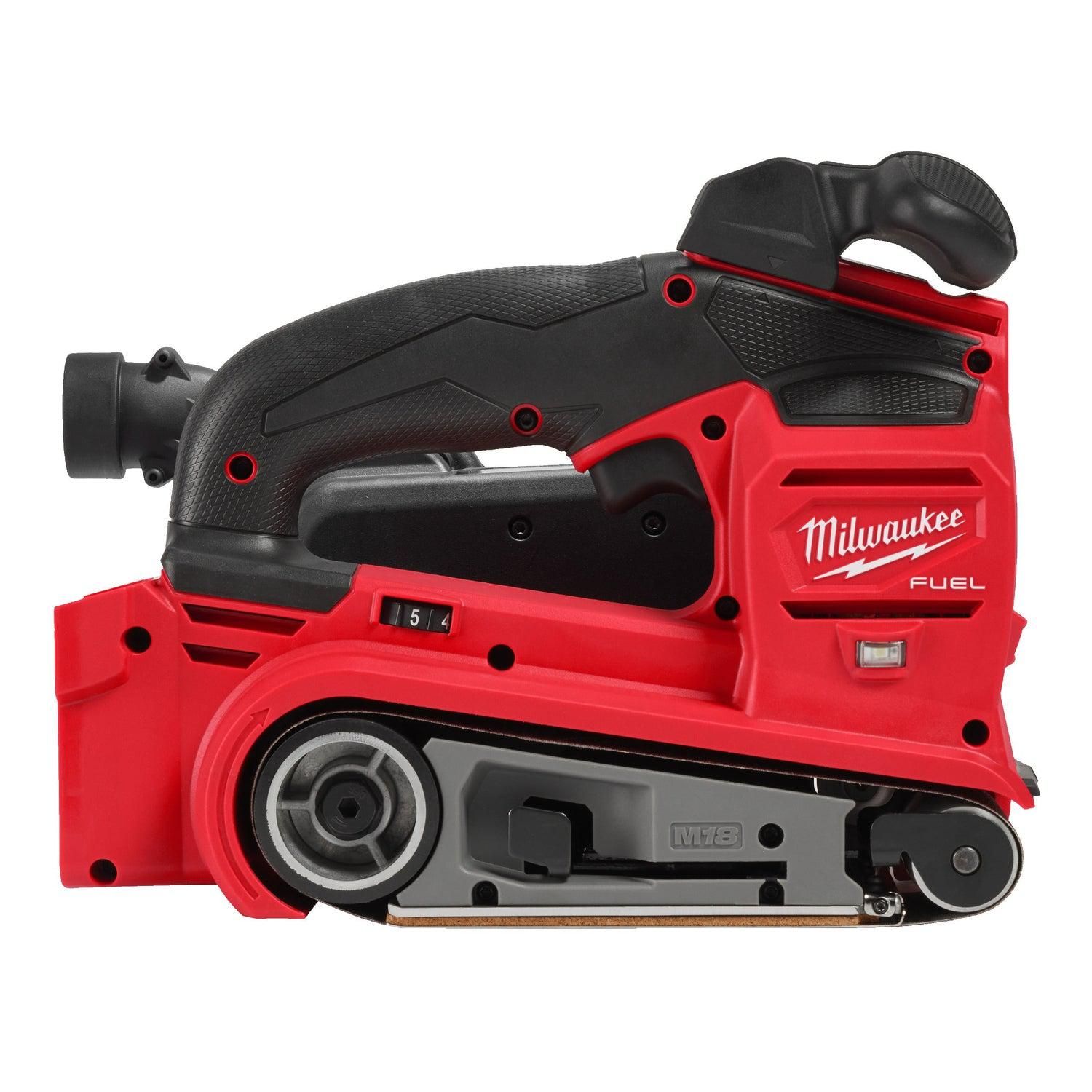 https://api.mastertools.nl/media/catalog/product/cache/4ac98b0d5e81b56bd000310ba88c60e0/m/i/milwaukee-m18-fbts75-0-accu-bandschuurmachine-75-mm-18v-basic-body-m18-fueltm-4933479614-4058546374082-mastertools_nl-3.jpg