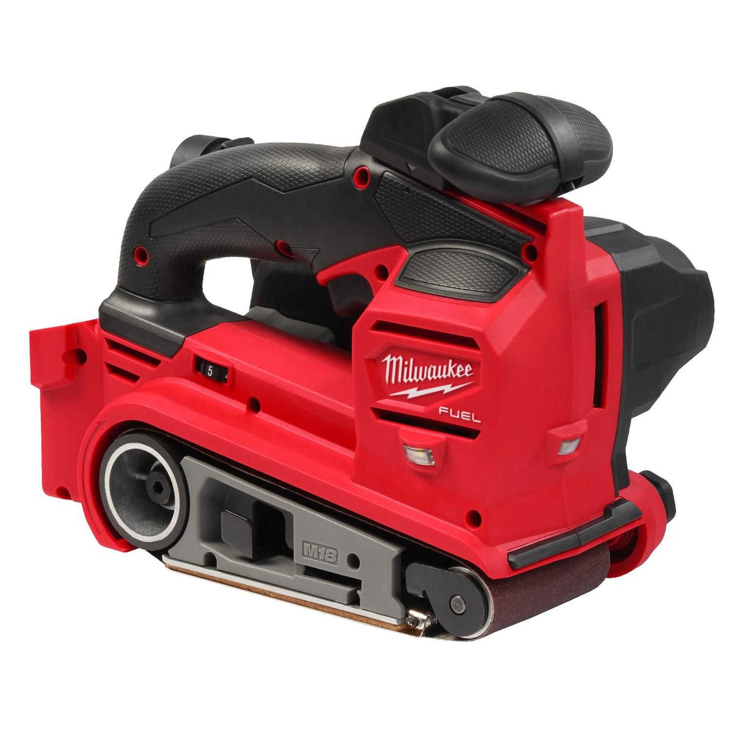 https://api.mastertools.nl/media/catalog/product/cache/4ac98b0d5e81b56bd000310ba88c60e0/m/i/milwaukee-m18-fbts75-0-accu-bandschuurmachine-75-mm-18v-basic-body-m18-fueltm-4933479614-4058546374082-mastertools_nl-4.jpg