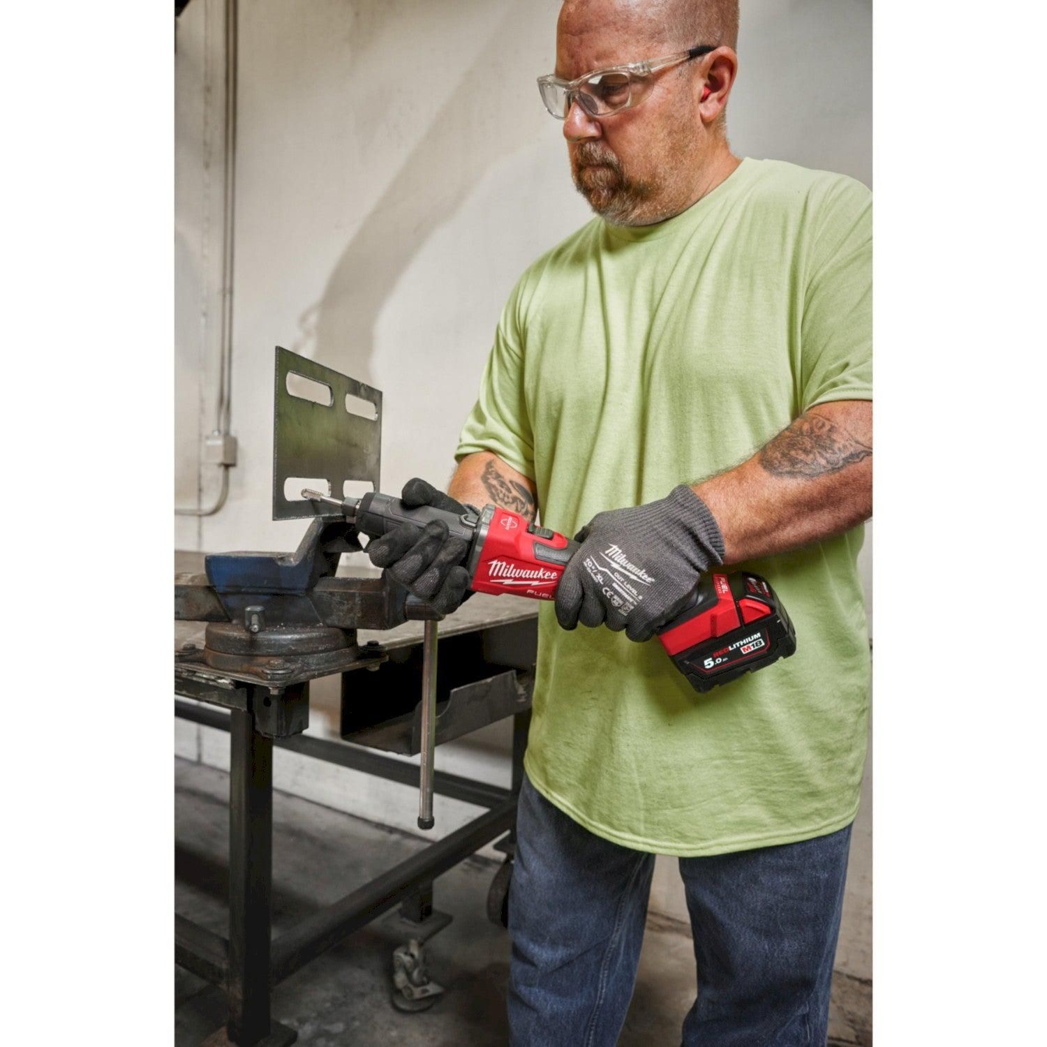 https://api.mastertools.nl/media/catalog/product/cache/4ac98b0d5e81b56bd000310ba88c60e0/m/i/milwaukee-m18-fdgrb-0x-accu-rechte-stiftslijper-met-rapidstoptm-en-schuifschakelaar-gen-ii-basic-body-in-hd-box-4933480953-4058546412388-mastertools_nl-3.jpg