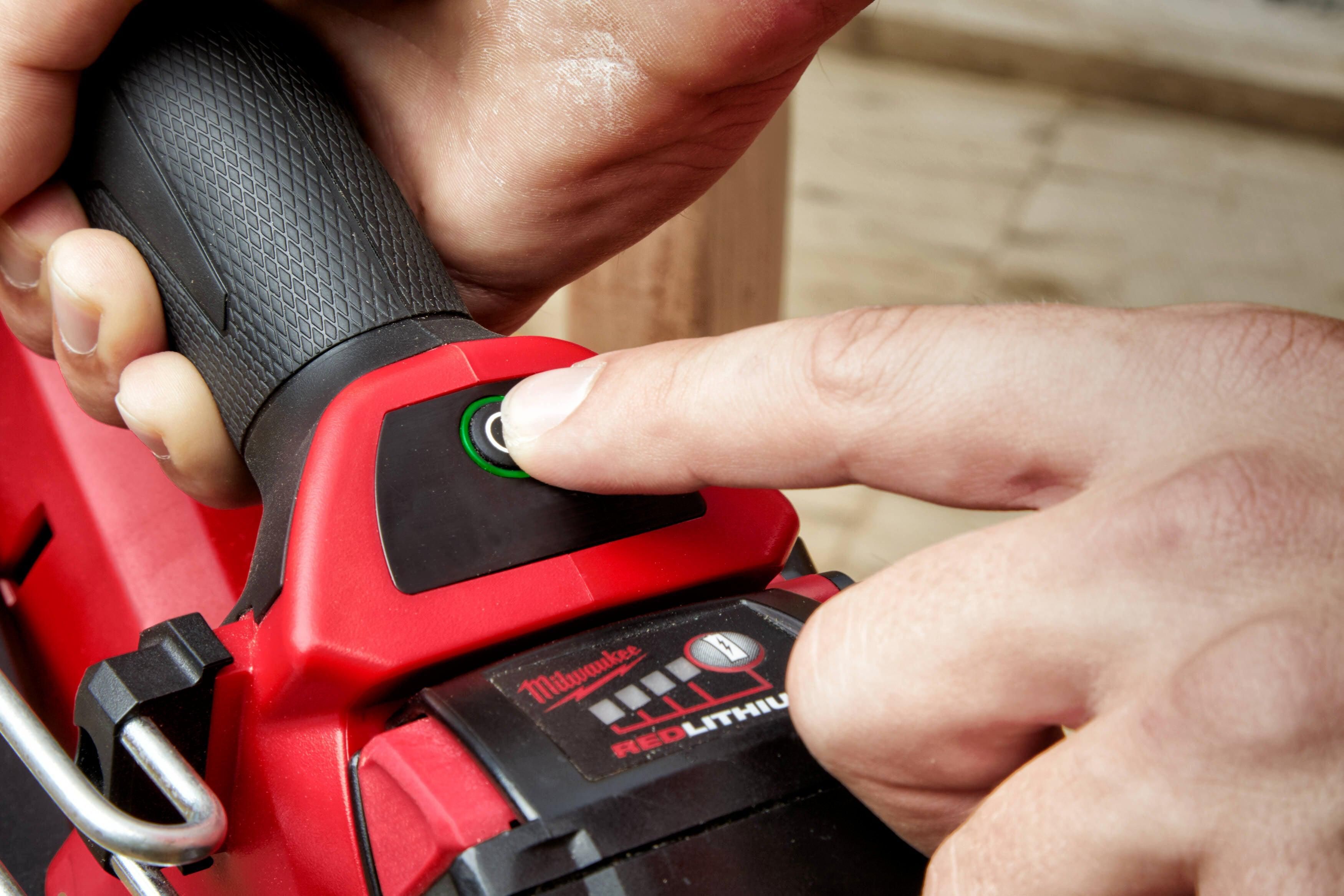 https://api.mastertools.nl/media/catalog/product/cache/4ac98b0d5e81b56bd000310ba88c60e0/m/i/milwaukee-m18-ffns-502c-accu-constructie-tacker-18v-in-koffer-4933478302-4058546344795-mastertools_nl-10.jpg