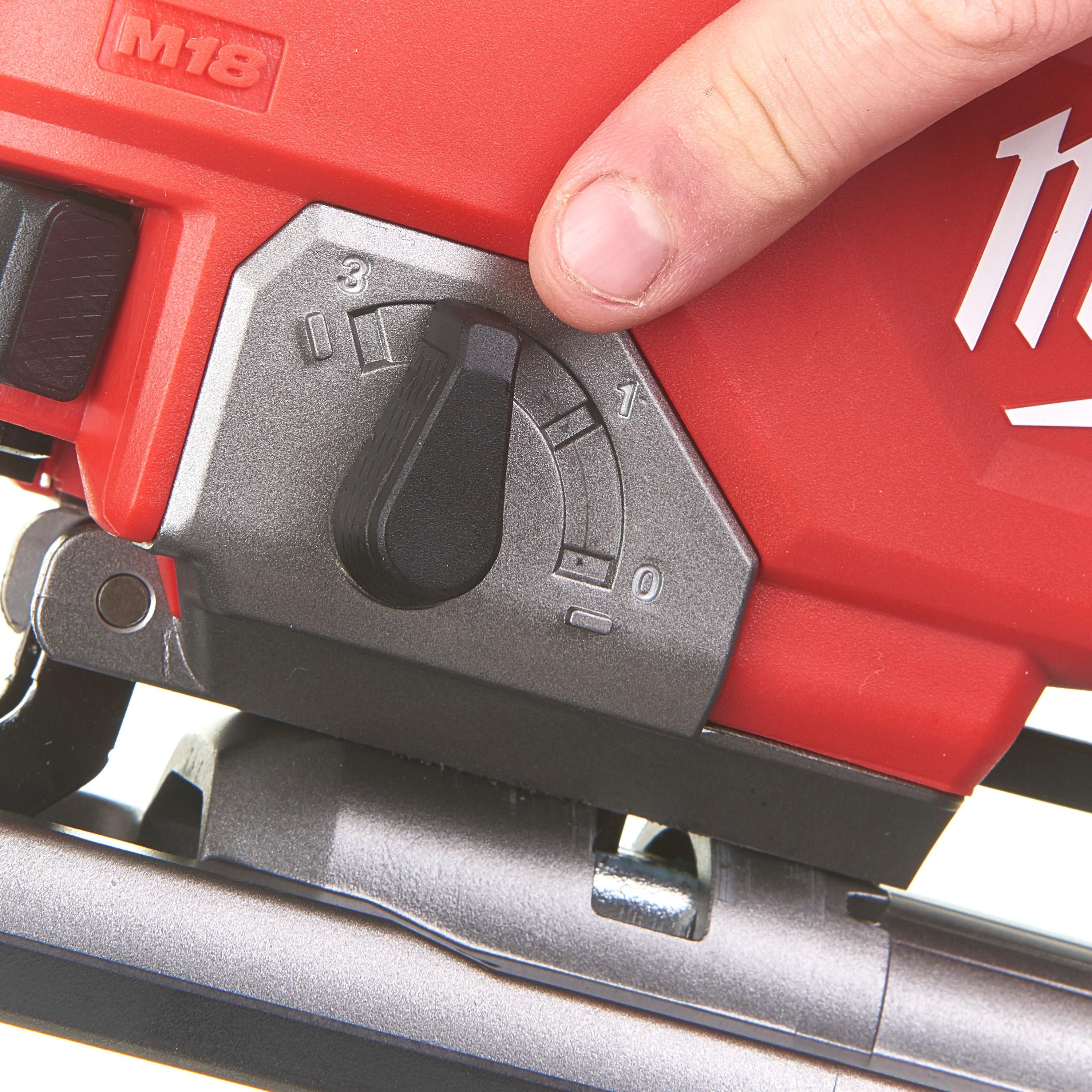https://api.mastertools.nl/media/catalog/product/cache/4ac98b0d5e81b56bd000310ba88c60e0/m/i/milwaukee-m18-fjs-0x-accu-decoupeerzaag-25mm-18v-basic-body-m18-fueltm-in-hd-box-4933464726-4058546226718-mastertools_nl-10.jpg