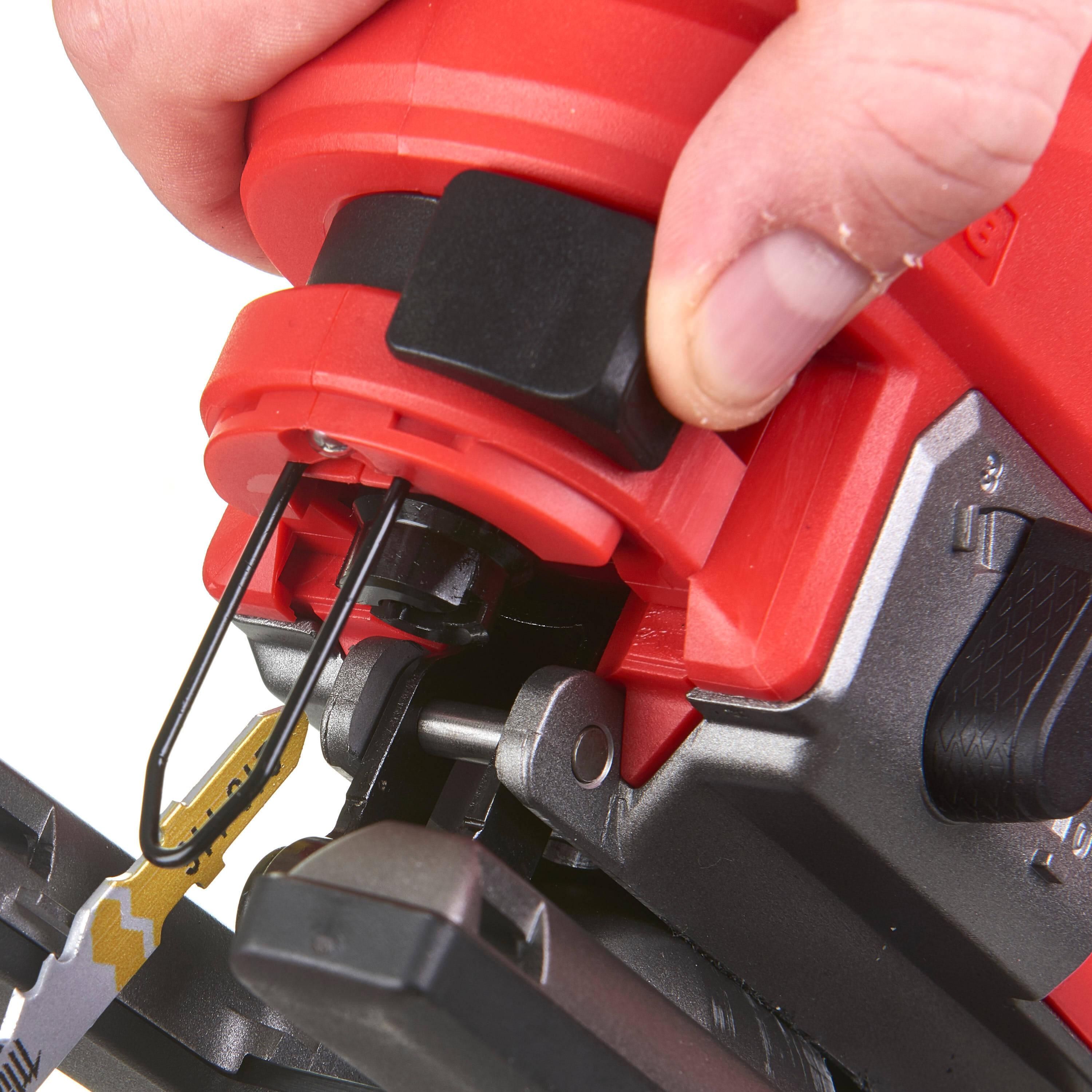 https://api.mastertools.nl/media/catalog/product/cache/4ac98b0d5e81b56bd000310ba88c60e0/m/i/milwaukee-m18-fjs-502x-accu-decoupeerzaag-25mm-18v-5_0ah-li-ion-m18-fueltm-in-hd-box-4933464727-4058546226725-mastertools_nl-16.jpg