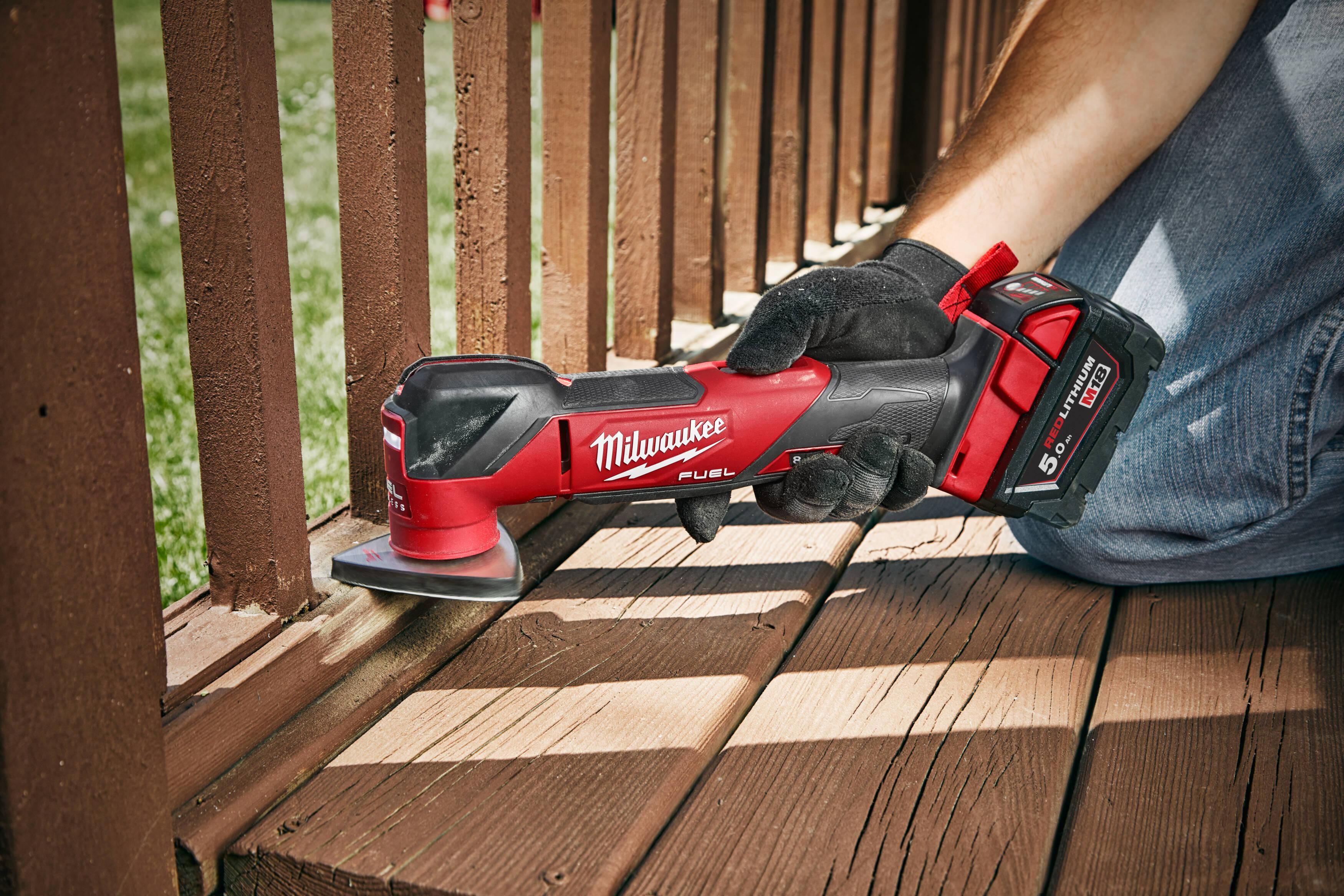 https://api.mastertools.nl/media/catalog/product/cache/4ac98b0d5e81b56bd000310ba88c60e0/m/i/milwaukee-m18-fmt-502x-fueltm-accu-multitool-18v-5_0ah-in-hd-box-4933478492-4058546346850-mastertools_nl-12.jpg