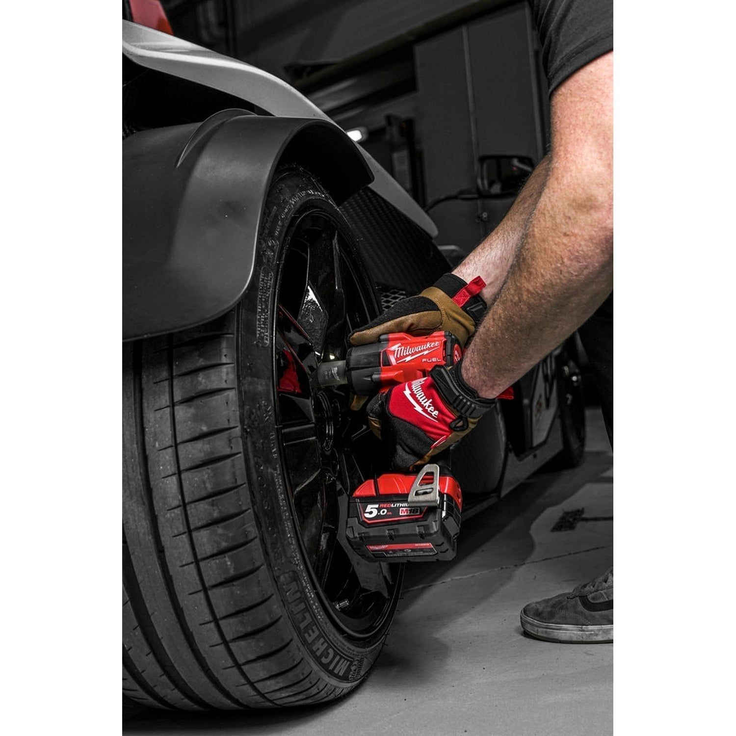 https://api.mastertools.nl/media/catalog/product/cache/4ac98b0d5e81b56bd000310ba88c60e0/m/i/milwaukee-m18-fmtiw2f12-0x-accu-slagmoersleutel-18v-basic-body-in-hd-box-4933478449-4058546346409-mastertools_nl-8.jpg