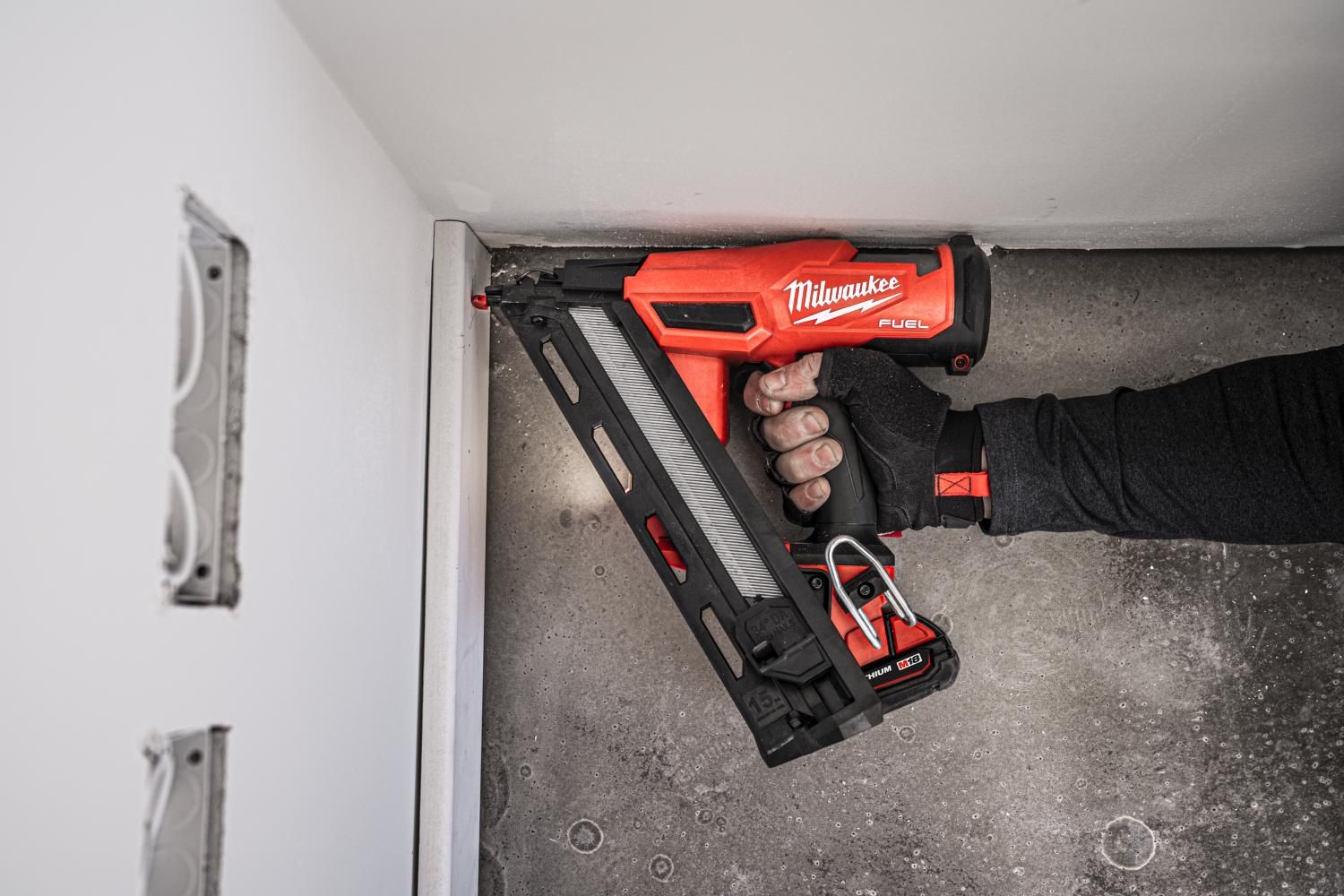 https://api.mastertools.nl/media/catalog/product/cache/4ac98b0d5e81b56bd000310ba88c60e0/m/i/milwaukee-m18-fn15ga-0x-accu-afwerkingstacker-15-ga-18v-4933478091-4058546340247-mastertools_nl-5.jpg