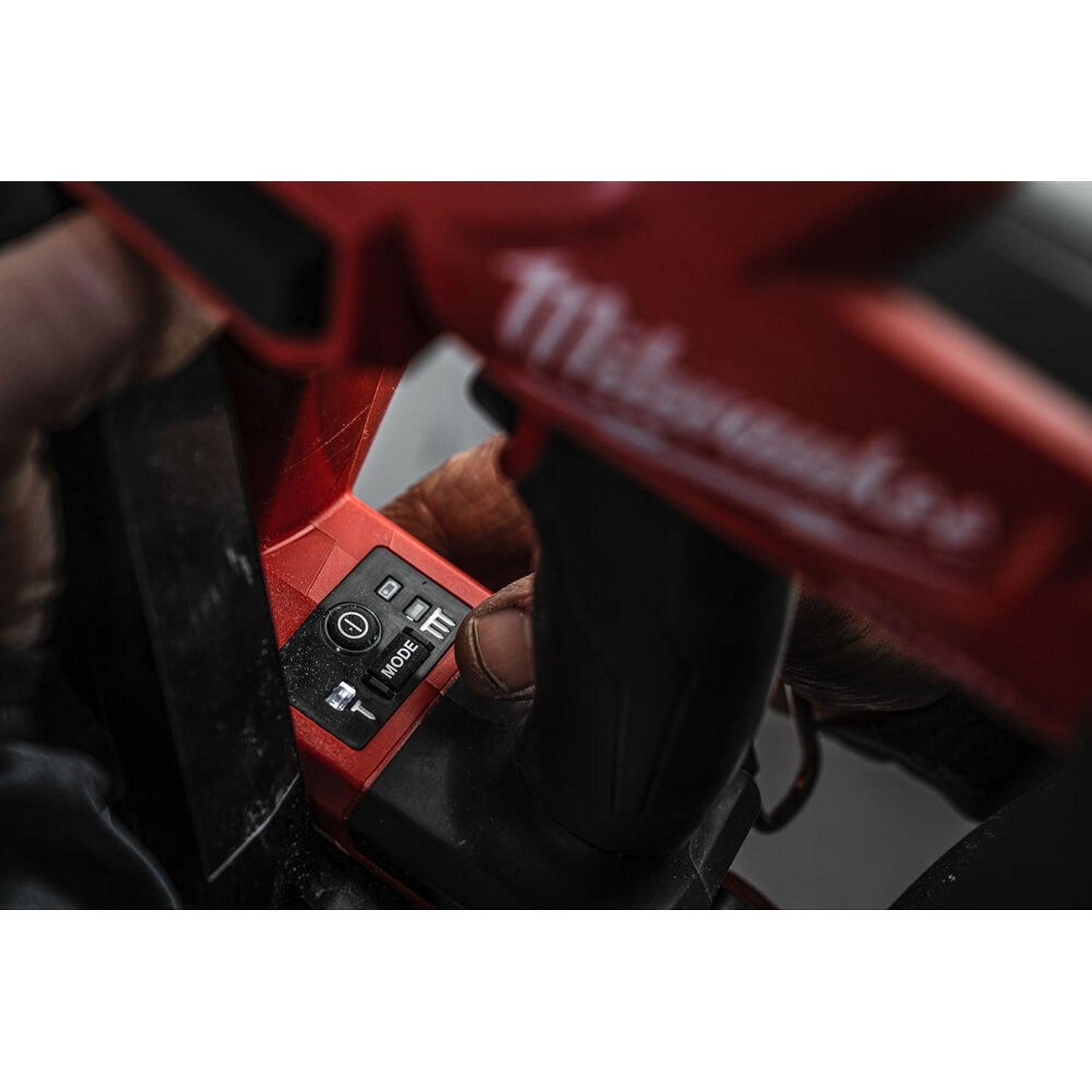 https://api.mastertools.nl/media/catalog/product/cache/4ac98b0d5e81b56bd000310ba88c60e0/m/i/milwaukee-m18-fn16ga-0x-accu-afwerkingstacker-18v-basic-body-in-hd-box-4933478094-4058546340278-mastertools_nl-7.jpg