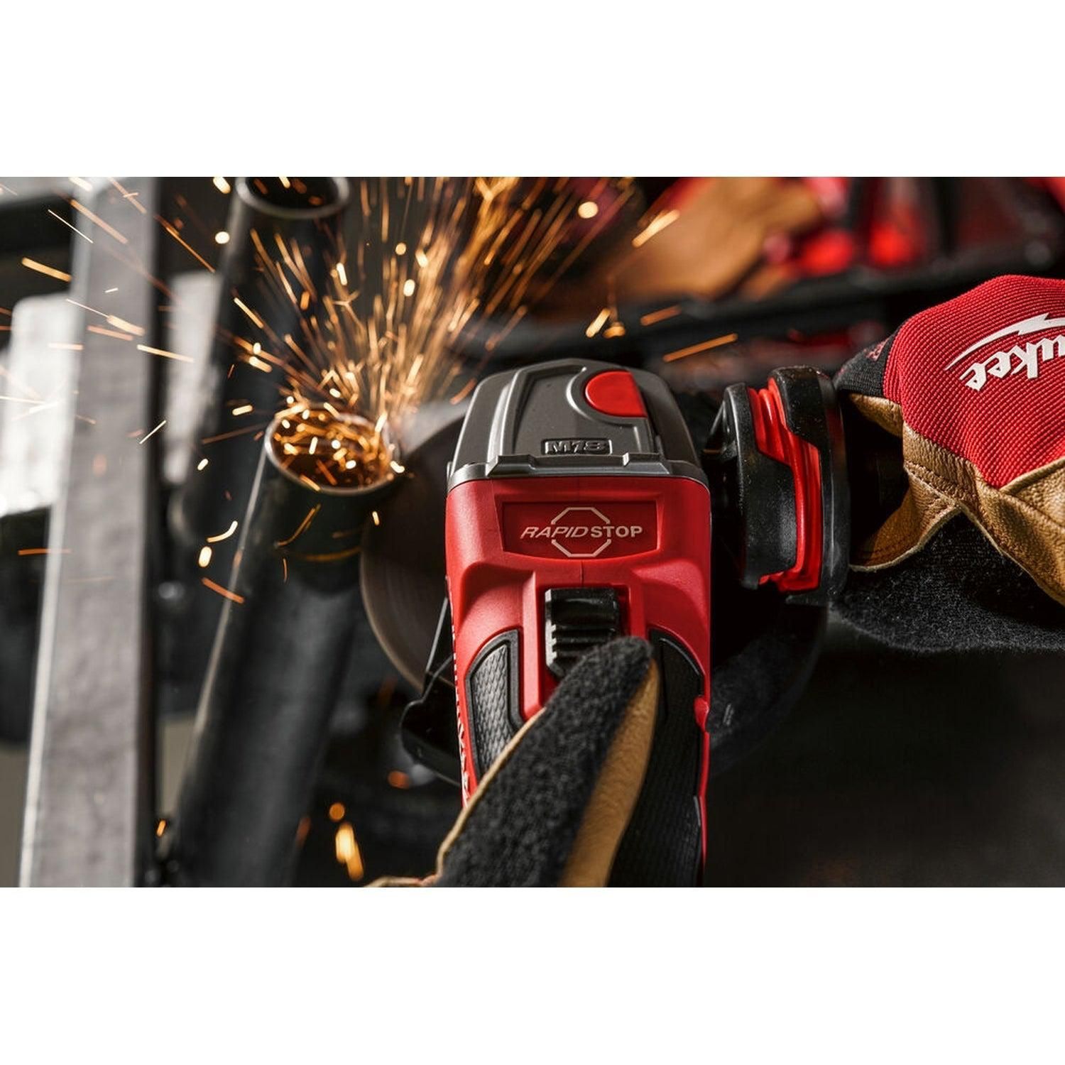 https://api.mastertools.nl/media/catalog/product/cache/4ac98b0d5e81b56bd000310ba88c60e0/m/i/milwaukee-m18-fsag125xb-502x-accu-haakse-slijper-125mm-18v-5_0ah-4933478430-4058546346218-mastertools_nl-9.jpg