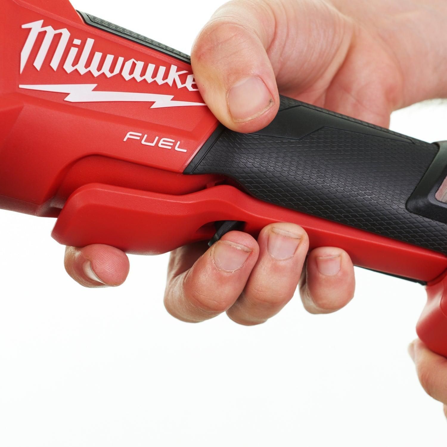 https://api.mastertools.nl/media/catalog/product/cache/4ac98b0d5e81b56bd000310ba88c60e0/m/i/milwaukee-m18-fsagv125xpdb-0x-accu-haakse-slijper-125mm-basic-body-4933478437-4058546346287-mastertools_nl-4.jpg