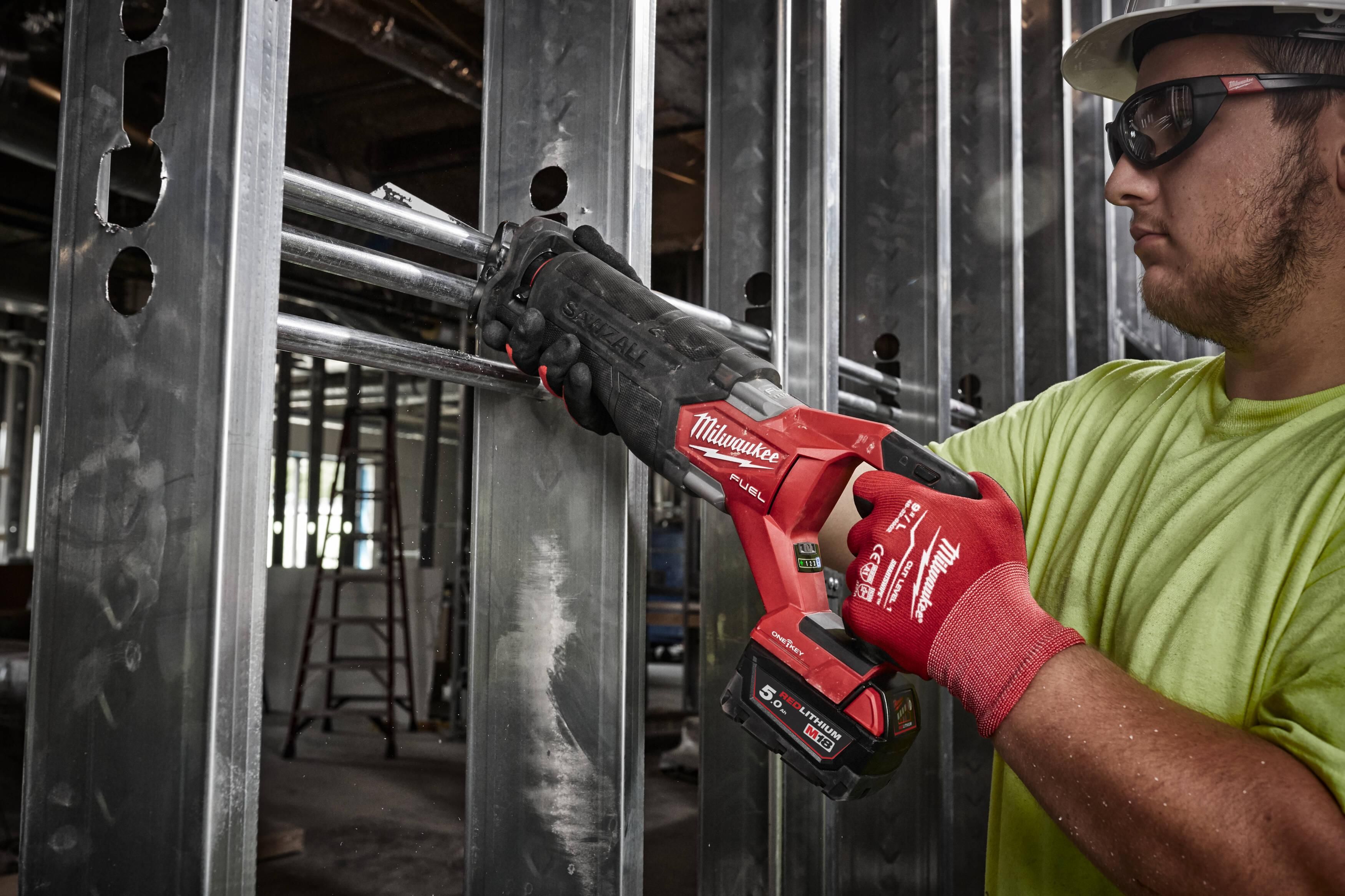 https://api.mastertools.nl/media/catalog/product/cache/4ac98b0d5e81b56bd000310ba88c60e0/m/i/milwaukee-m18-fsz-502x-accu-reciprozaag-18v-5_0ah-in-hd-box-4933478291-4058546344689-mastertools_nl-11.jpg