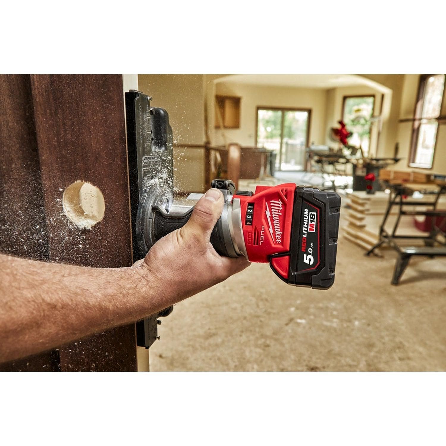 https://api.mastertools.nl/media/catalog/product/cache/4ac98b0d5e81b56bd000310ba88c60e0/m/i/milwaukee-m18-ftr8-0x-accu-bovenfrees-basic-body-in-hd-box-4933479073-4058546368678-mastertools_nl-10.jpg