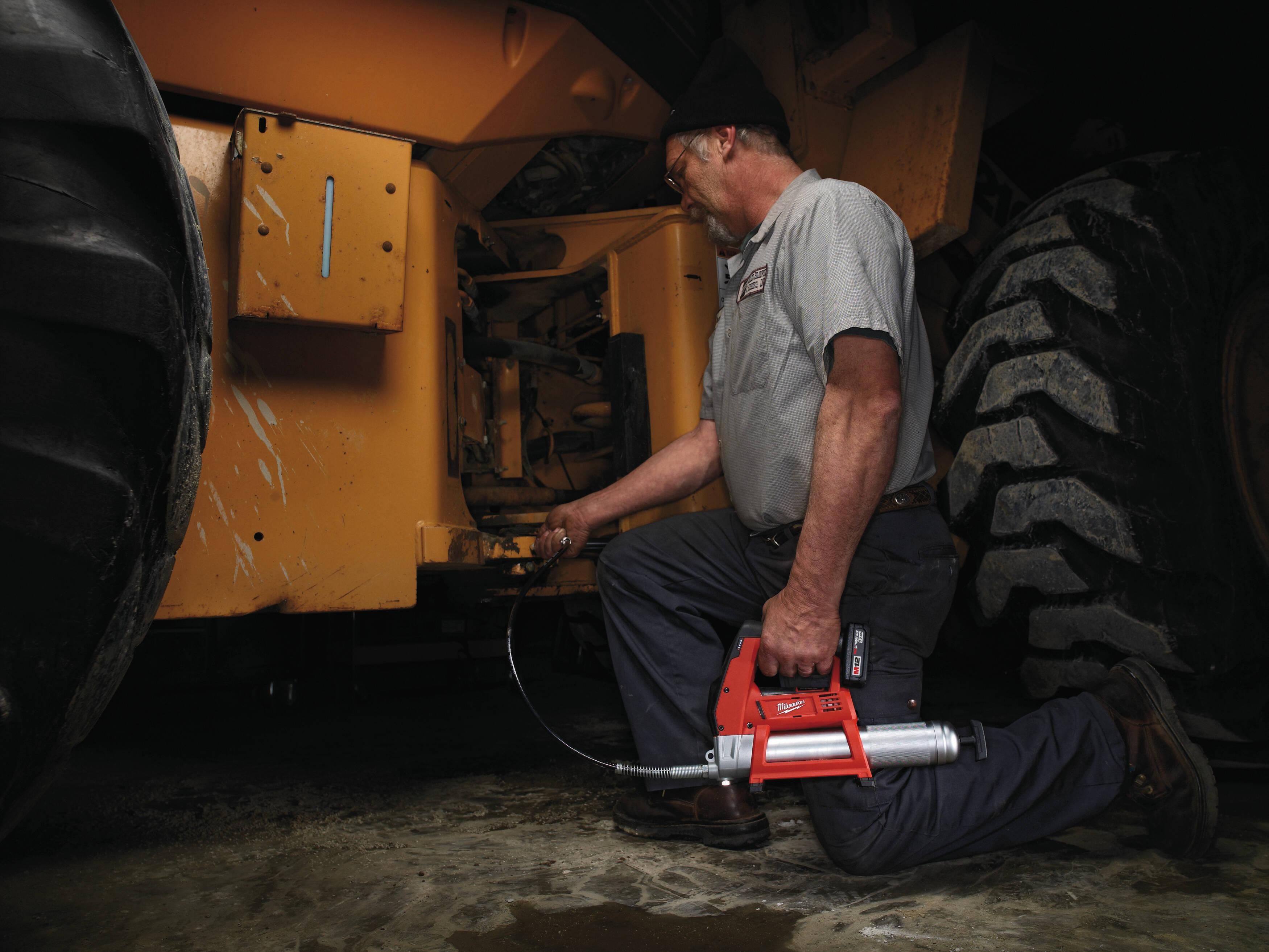 https://api.mastertools.nl/media/catalog/product/cache/4ac98b0d5e81b56bd000310ba88c60e0/m/i/milwaukee-m18-gg-0-accu-vetspuit-heavy-duty-18v-basic-body-m18tm-4933440493-4002395000357-mastertools_nl-3.jpg