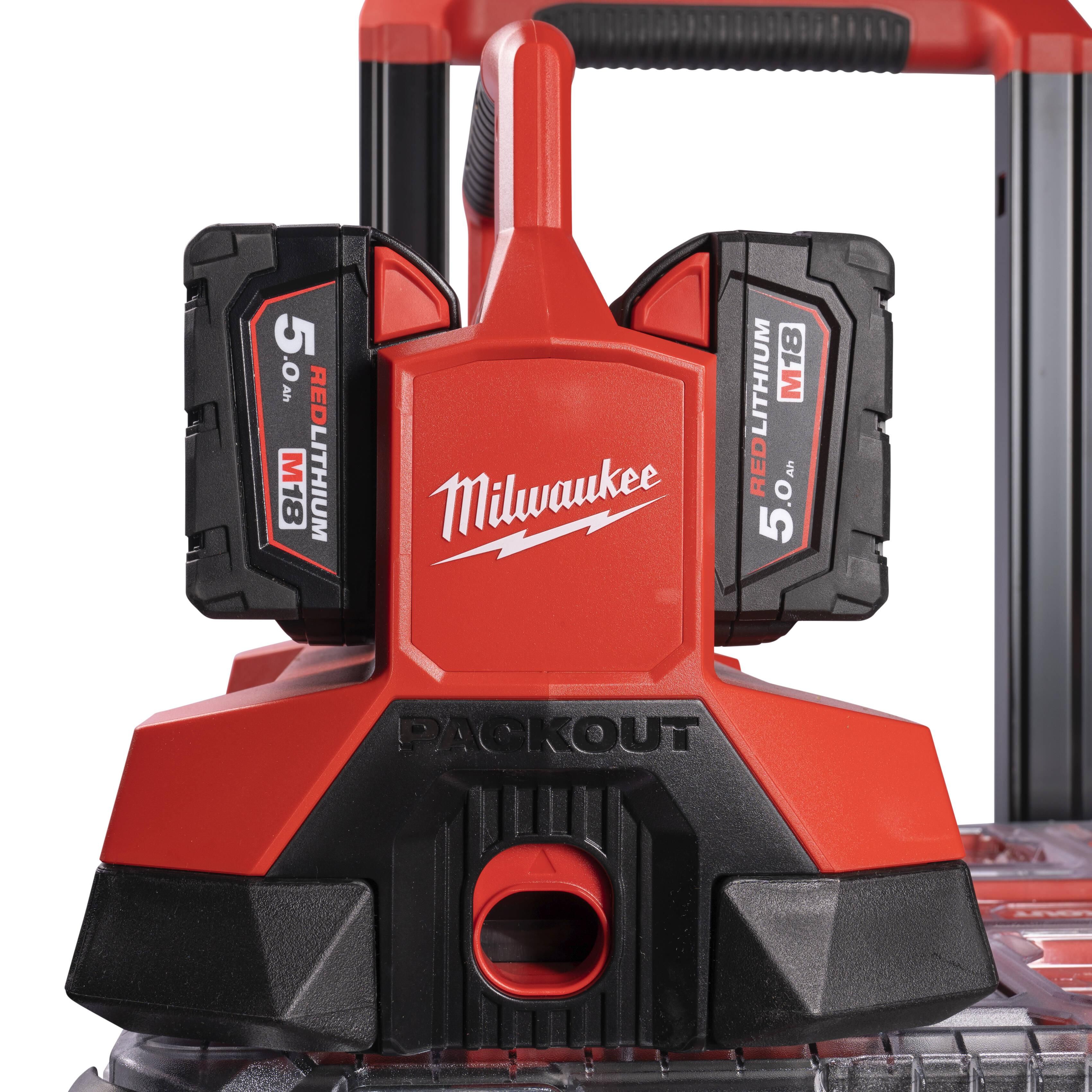 https://api.mastertools.nl/media/catalog/product/cache/4ac98b0d5e81b56bd000310ba88c60e0/m/i/milwaukee-m18-pc6-packouttm-dual-bay-snellader-18v-4932480162-4058546404475-mastertools_nl-4_5610b3fc-d157-4843-99a2-c4b6604240de.jpg
