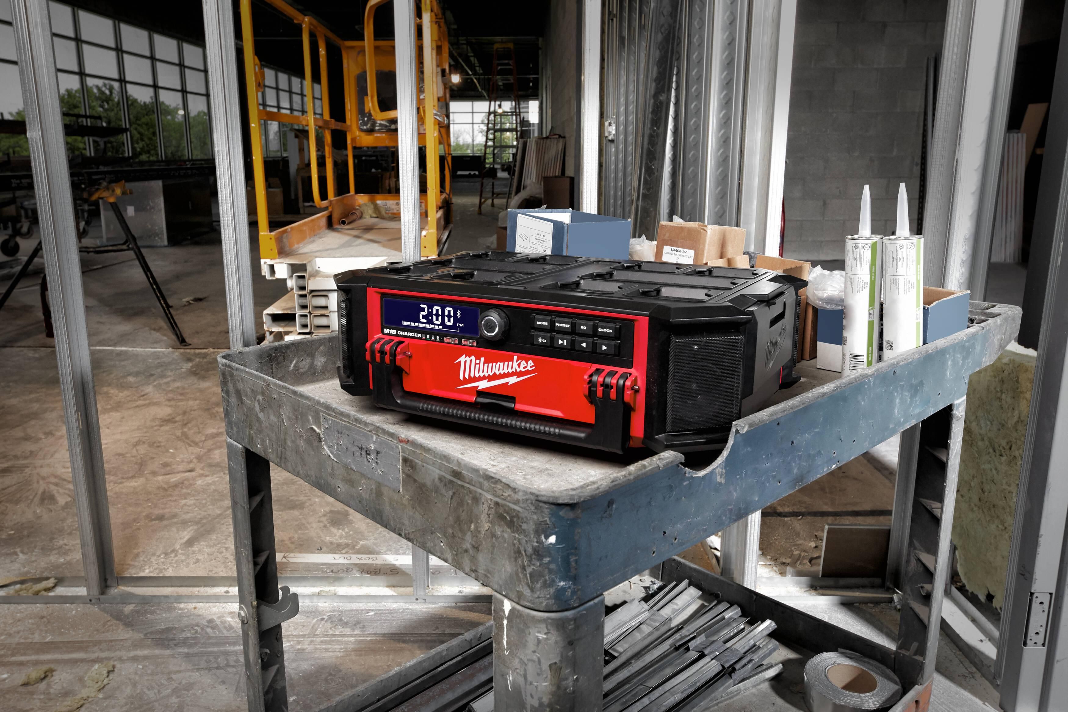 https://api.mastertools.nl/media/catalog/product/cache/4ac98b0d5e81b56bd000310ba88c60e0/m/i/milwaukee-m18-prcdabtm-packouttm-radiolader-18v-basic-body-4933472112-4058546325084-mastertools_nl-18.jpg