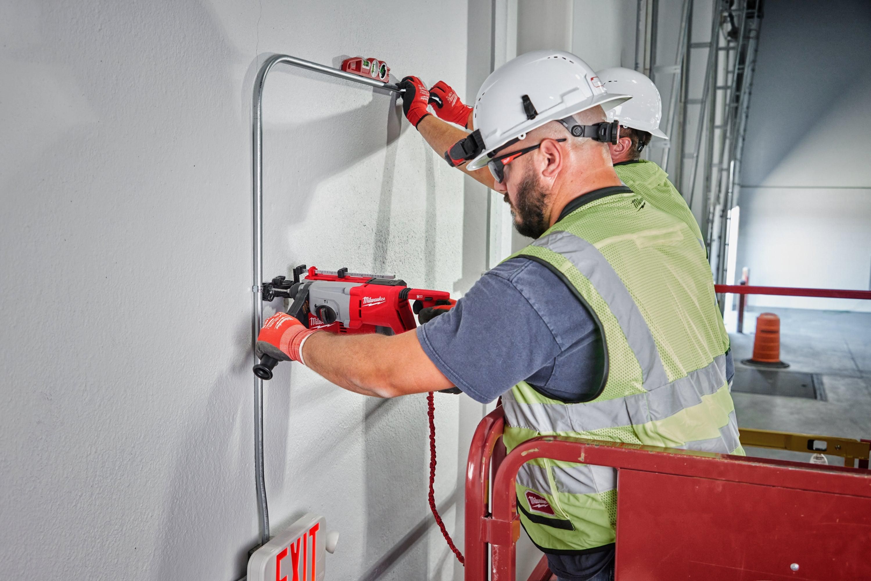 https://api.mastertools.nl/media/catalog/product/cache/4ac98b0d5e81b56bd000310ba88c60e0/m/i/milwaukee-m18tm-blhacd26-402x-accu-combihamer-26mm-sds-d-handvat-18v-40ah-in-hd-box-4933492480-4058546418472-mastertools_nl-11.jpg