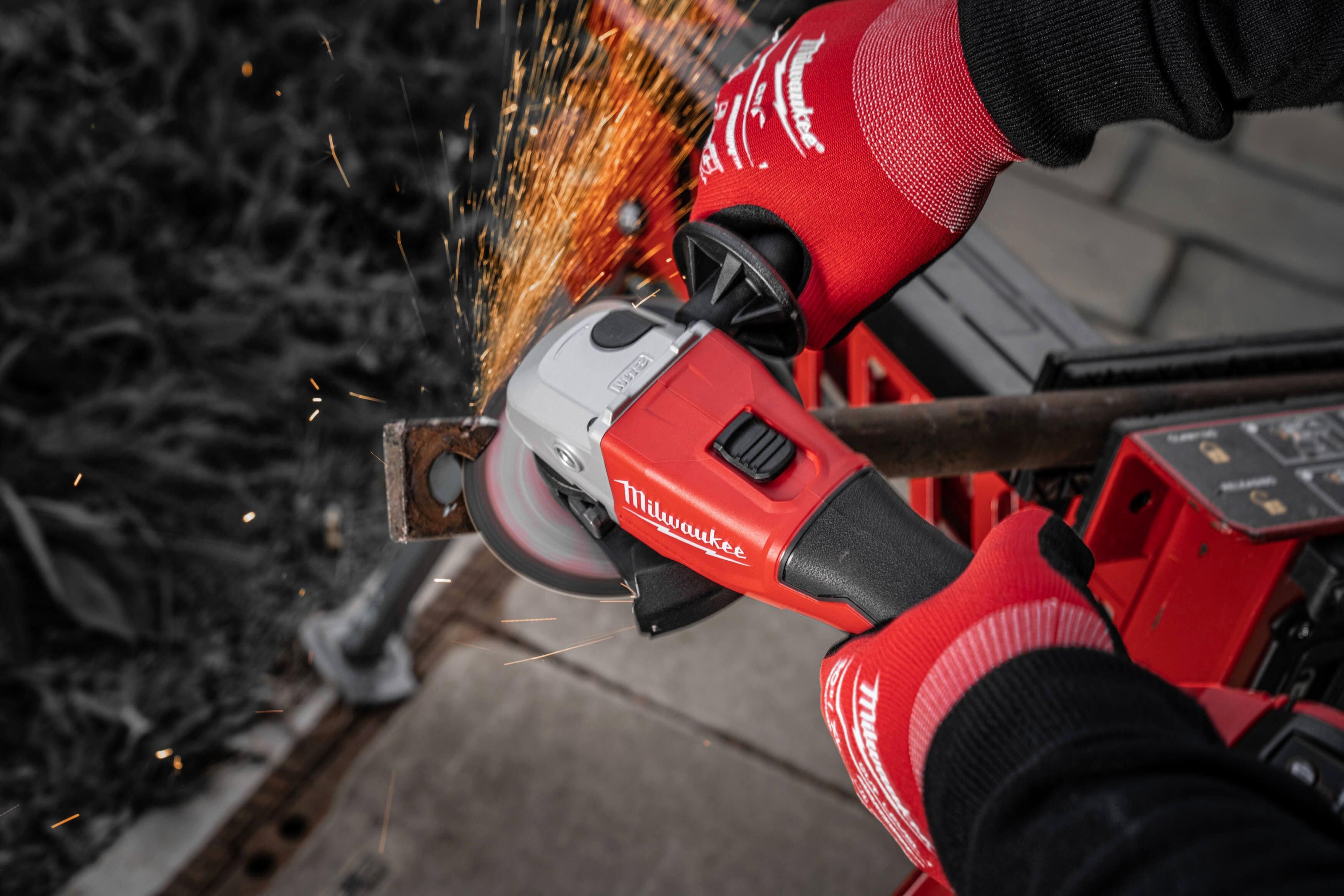 https://api.mastertools.nl/media/catalog/product/cache/4ac98b0d5e81b56bd000310ba88c60e0/m/i/milwaukee-m18tm-blsag125x-0-125mm-accu-haakse-slijper-18v-basic-body-4933492643-4058546413934-mastertools_nl-6.jpg