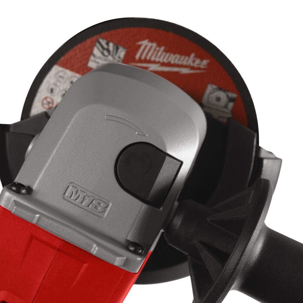 https://api.mastertools.nl/media/catalog/product/cache/4ac98b0d5e81b56bd000310ba88c60e0/m/i/milwaukee-m18tm-blsag125xpd-0-125mm-accu-haakse-slijper-veiligheidsschakelaar-18v-basic-body-4933492645-4058546413958-mastertools_nl-4.jpg