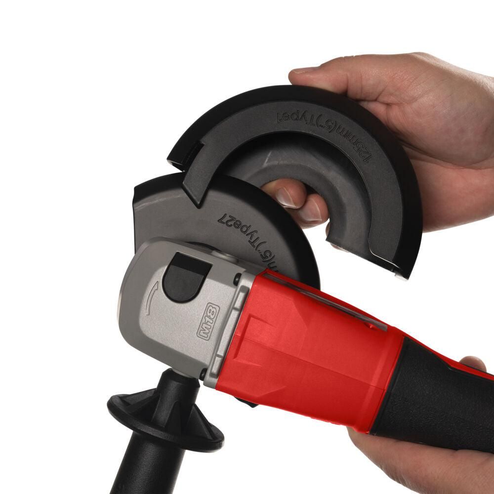 https://api.mastertools.nl/media/catalog/product/cache/4ac98b0d5e81b56bd000310ba88c60e0/m/i/milwaukee-m18tm-blsag125xpd-0-125mm-accu-haakse-slijper-veiligheidsschakelaar-18v-basic-body-4933492645-4058546413958-mastertools_nl-6.jpg