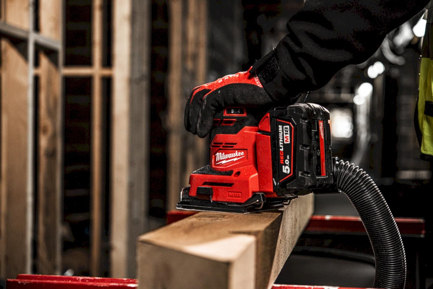 https://api.mastertools.nl/media/catalog/product/cache/4ac98b0d5e81b56bd000310ba88c60e0/m/i/milwaukee-m18tm-bqss-0-accu-vlakschuurmachine-18v-basic-body-4933479966-4058546377601-mastertools_nl-8.jpg