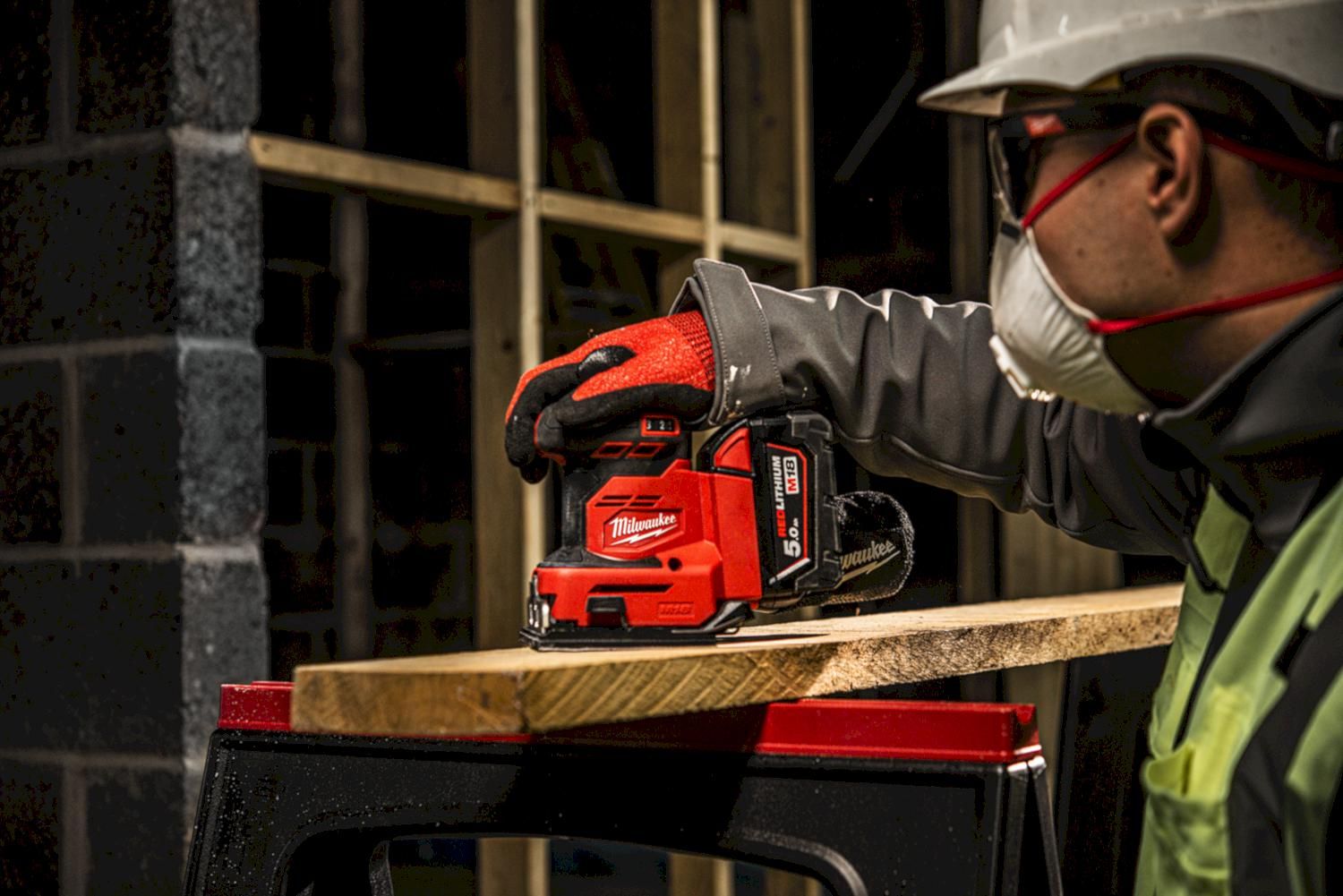 https://api.mastertools.nl/media/catalog/product/cache/4ac98b0d5e81b56bd000310ba88c60e0/m/i/milwaukee-m18tm-bqss-0-accu-vlakschuurmachine-18v-basic-body-4933479966-4058546377601-mastertools_nl-9.jpg