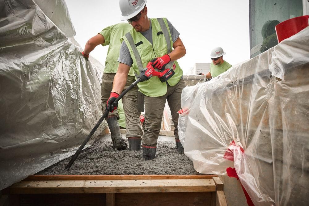 https://api.mastertools.nl/media/catalog/product/cache/4ac98b0d5e81b56bd000310ba88c60e0/m/i/milwaukee-m18tm-fcvn12-551-fueltm-accu-betontrilnaald-12m-18v-55ah-in-doos-4933479597-4058546373917-mastertools_nl-11.jpg