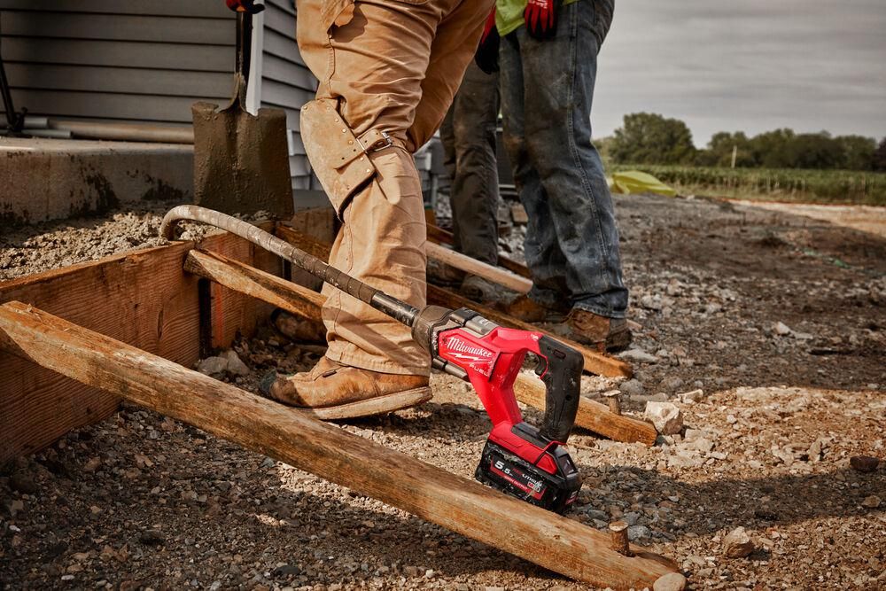https://api.mastertools.nl/media/catalog/product/cache/4ac98b0d5e81b56bd000310ba88c60e0/m/i/milwaukee-m18tm-fcvn12-551-fueltm-accu-betontrilnaald-12m-18v-55ah-in-doos-4933479597-4058546373917-mastertools_nl-7.jpg