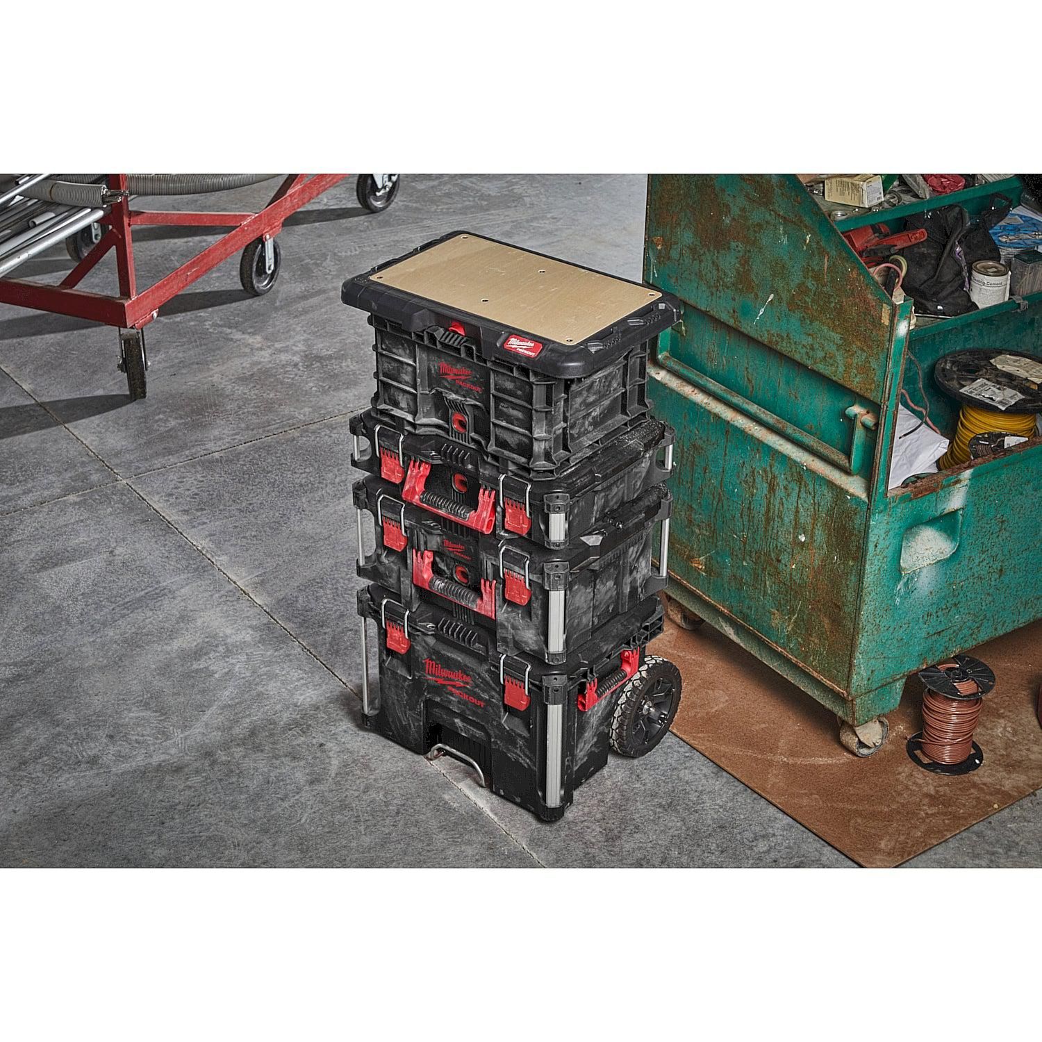 https://api.mastertools.nl/media/catalog/product/cache/4ac98b0d5e81b56bd000310ba88c60e0/m/i/milwaukee-packouttm-aanpasbaar-werkoppervlak-4932472128-4058546325244-mastertools_nl-5.jpg