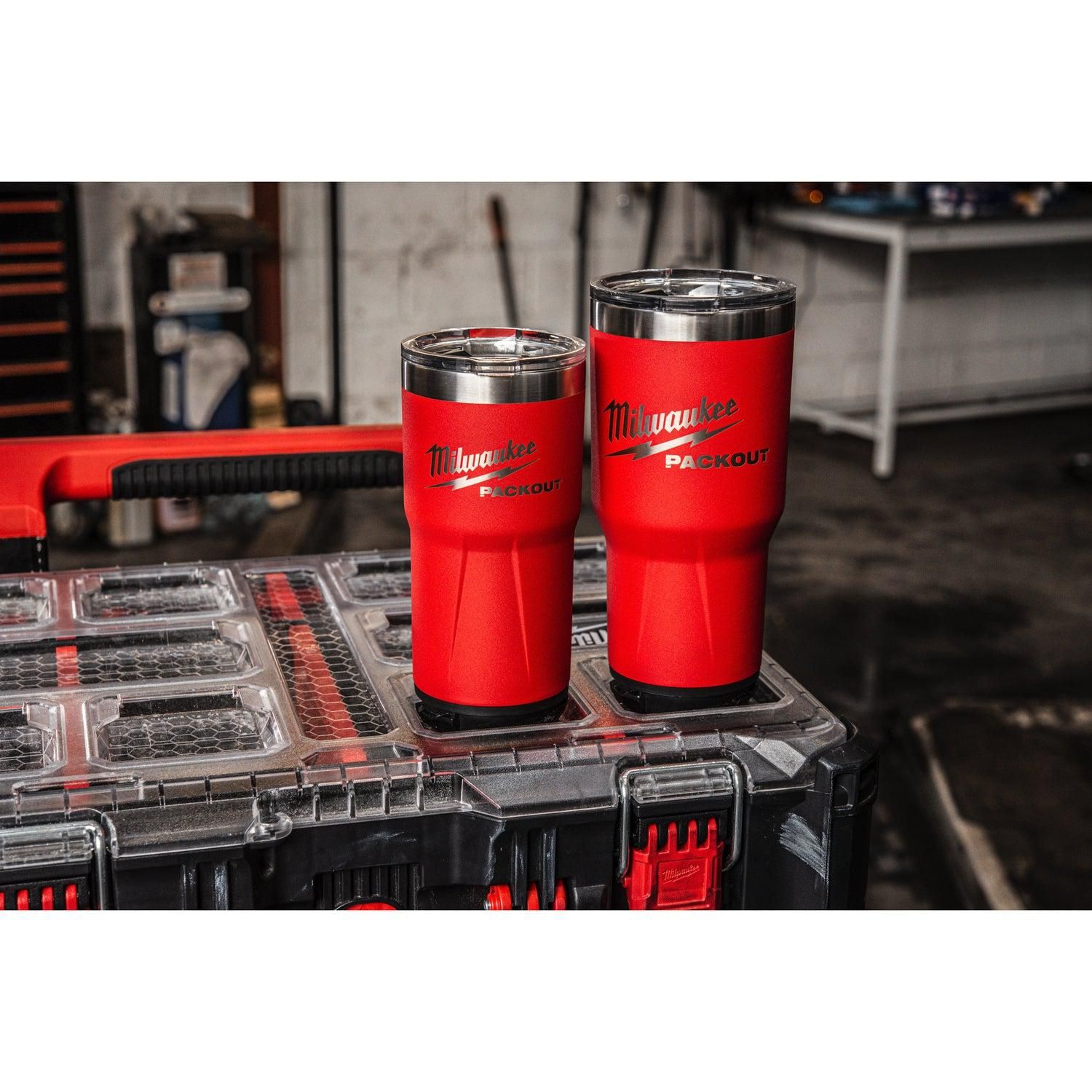 https://api.mastertools.nl/media/catalog/product/cache/4ac98b0d5e81b56bd000310ba88c60e0/m/i/milwaukee-packouttm-thermosbeker-591ml-rood-4932479074-4058546368685-mastertools_nl-3.jpg