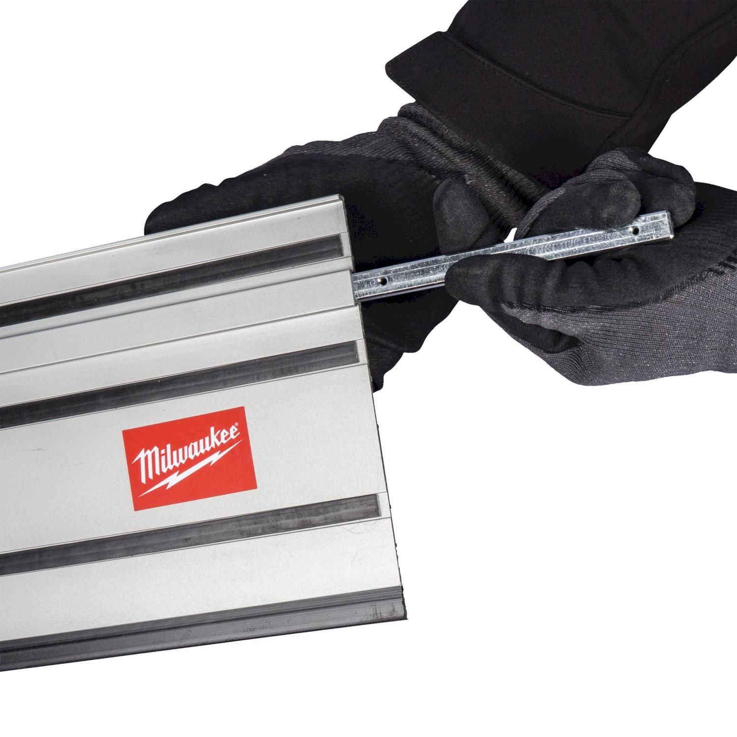 https://api.mastertools.nl/media/catalog/product/cache/4ac98b0d5e81b56bd000310ba88c60e0/m/i/milwaukee-psa-2-guide-rail-connector-4932479069-4058546368630-mastertools_nl-3.jpg