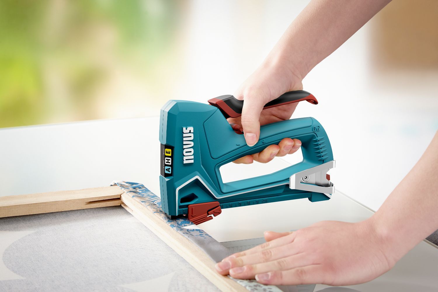 https://api.mastertools.nl/media/catalog/product/cache/4ac98b0d5e81b56bd000310ba88c60e0/n/o/novus_030_0449_novus_j_50_detail_distance_holder__20230313093717_438002.jpg