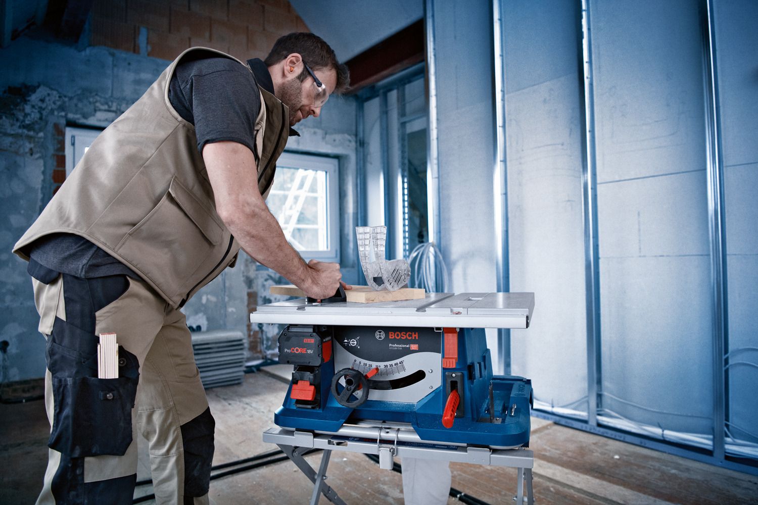 https://api.mastertools.nl/media/catalog/product/cache/4ac98b0d5e81b56bd000310ba88c60e0/o/3/o357590v186_gts_18v-216_application_winkel_zuschnitt65_bluelook.jpg