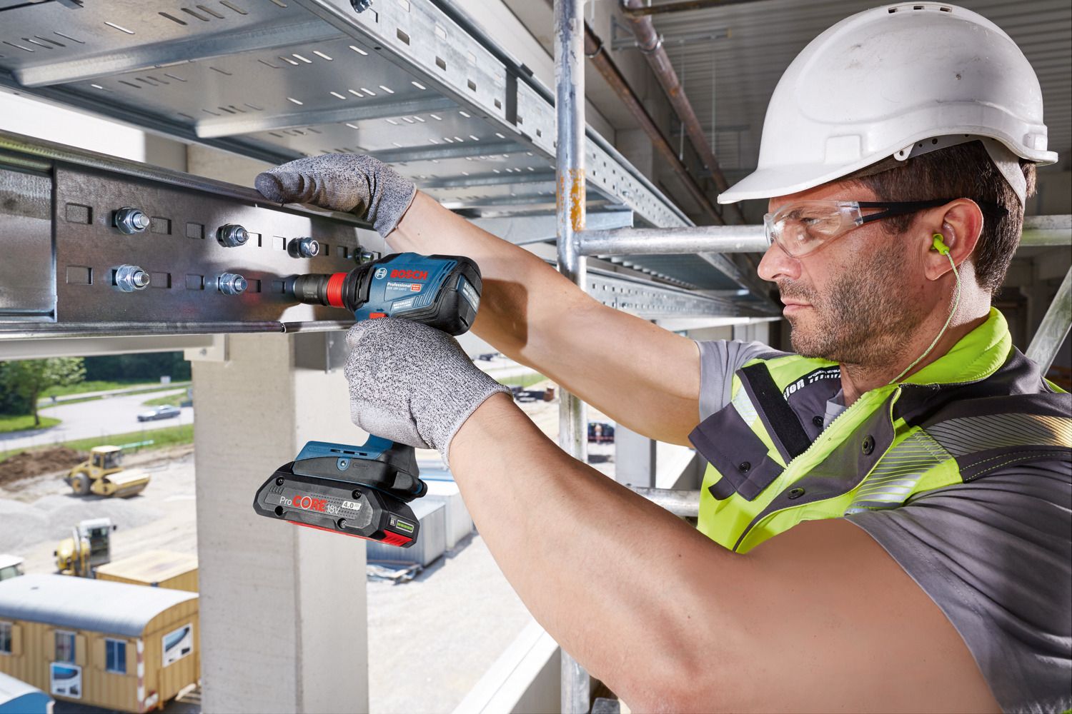 https://api.mastertools.nl/media/catalog/product/cache/4ac98b0d5e81b56bd000310ba88c60e0/o/3/o364847v186_gdx_18v-210_c_4ah_procore_application_kabeltrasse-124_v1.jpg