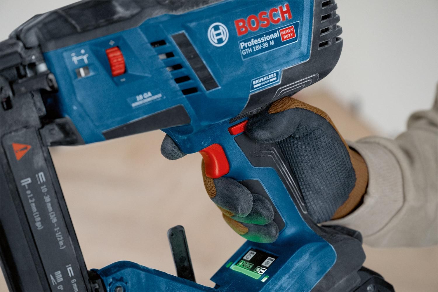 https://api.mastertools.nl/media/catalog/product/cache/4ac98b0d5e81b56bd000310ba88c60e0/o/4/o451572v186gth_18v-38-m_application_power_switch_0786_a5867987-c12f-44e2-8c30-3b17f9bfa500.jpg