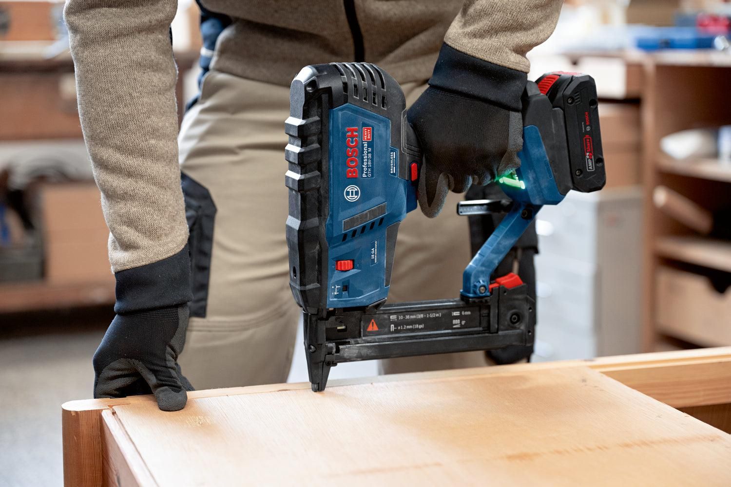 https://api.mastertools.nl/media/catalog/product/cache/4ac98b0d5e81b56bd000310ba88c60e0/o/4/o451729v186gth_18v-38_m_application_cupboard_1430_eaa4aa7f-b79c-42ae-9d20-b9d41384a771.jpg