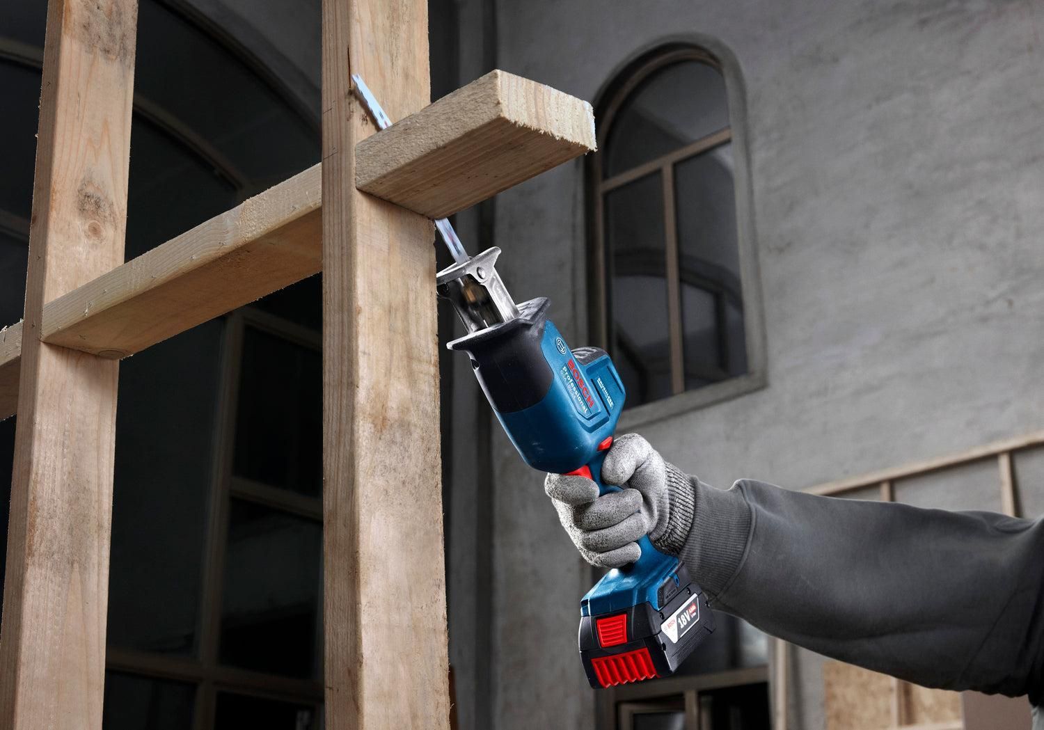 https://api.mastertools.nl/media/catalog/product/cache/4ac98b0d5e81b56bd000310ba88c60e0/o/4/o484435v186boschgsa18v-24close-up10.jpg