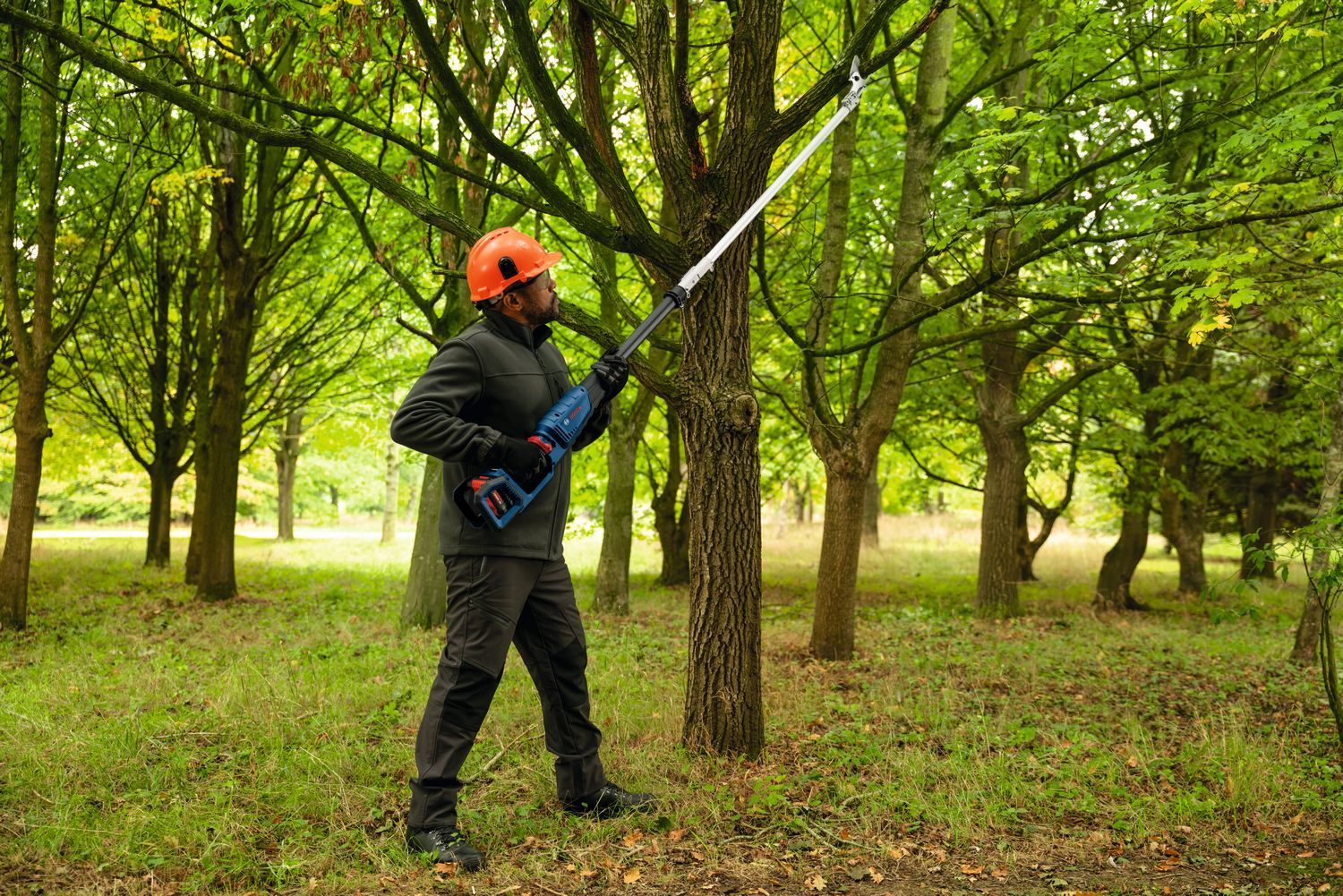 https://api.mastertools.nl/media/catalog/product/cache/4ac98b0d5e81b56bd000310ba88c60e0/o/6/o612426v186_ggp18v-45ep_application_009.jpg