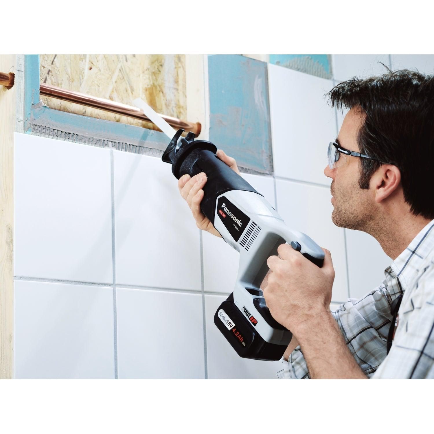 https://api.mastertools.nl/media/catalog/product/cache/4ac98b0d5e81b56bd000310ba88c60e0/p/a/panasonic-tools-ey45a1xt-accu-reciprozaag-14_4v18v-basic-body-5025232884537-mastertools_nl-4.jpg