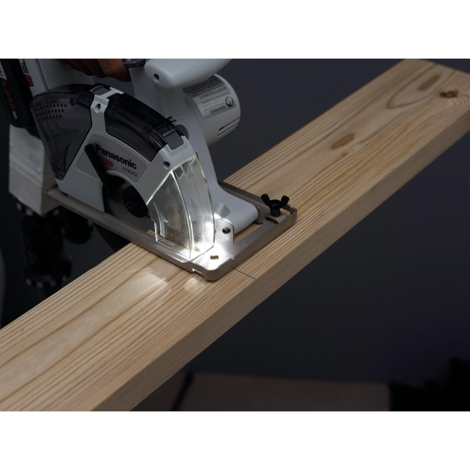 https://api.mastertools.nl/media/catalog/product/cache/4ac98b0d5e81b56bd000310ba88c60e0/p/a/panasonic-tools-ey45a2xm-accu-cirkelzaag-o135mm-14_4v18v-basic-body-5025232782628-mastertools_nl-4.jpg