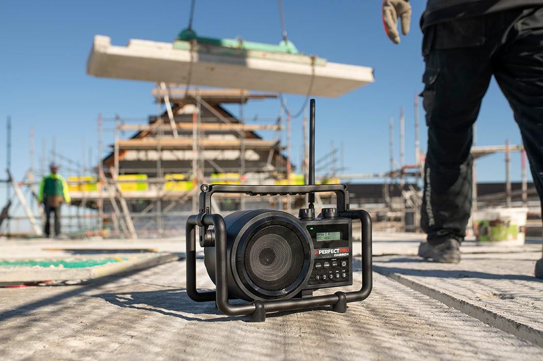 https://api.mastertools.nl/media/catalog/product/cache/4ac98b0d5e81b56bd000310ba88c60e0/p/e/perfectpro-dabbox3-bouwradio-8719689465186-mastertools_nl-9.jpg