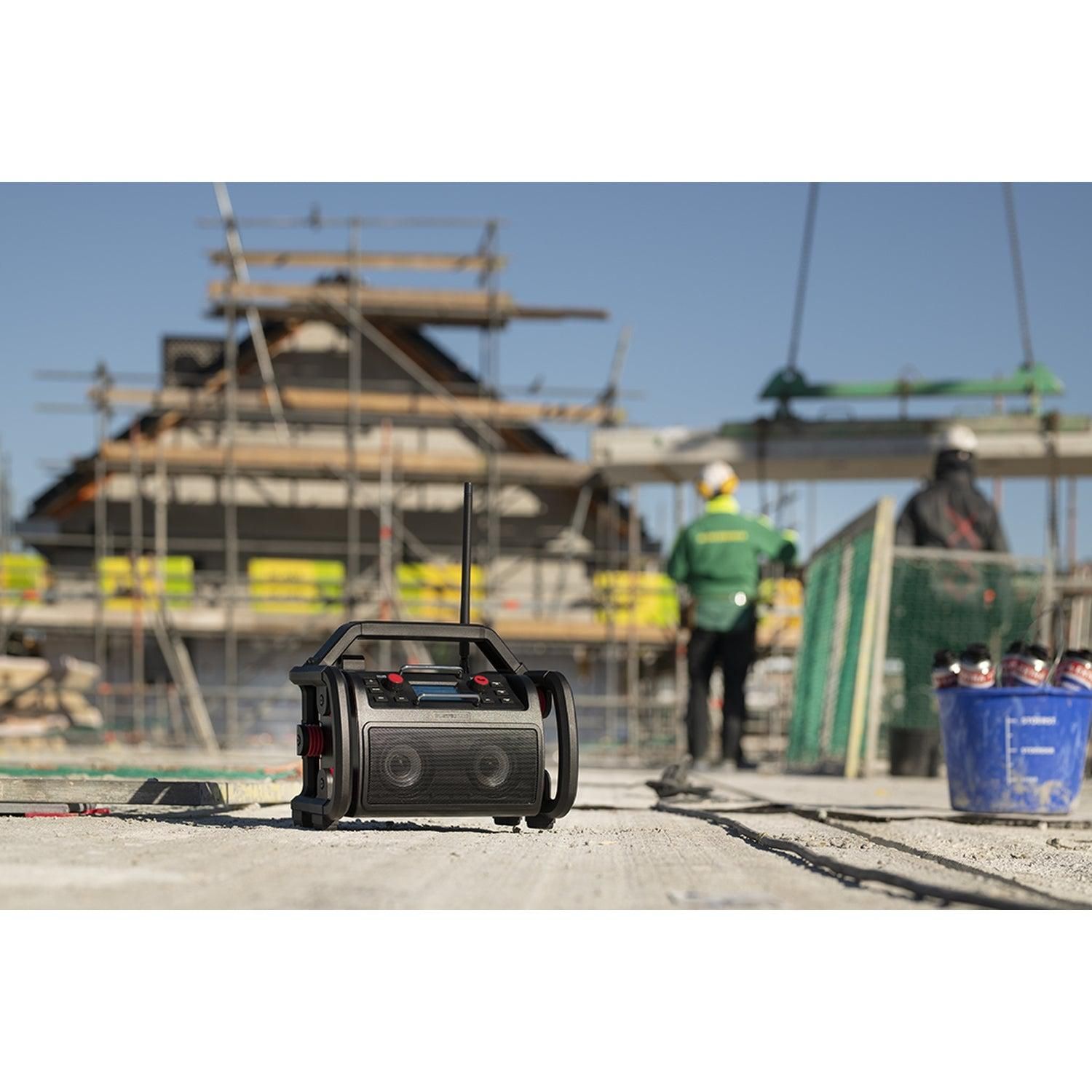 https://api.mastertools.nl/media/catalog/product/cache/4ac98b0d5e81b56bd000310ba88c60e0/p/e/perfectpro-rp2-rockpro-bouwradio-oplaadbaar-dab-bluetooth-8719689465452-mastertools_nl-12.jpg