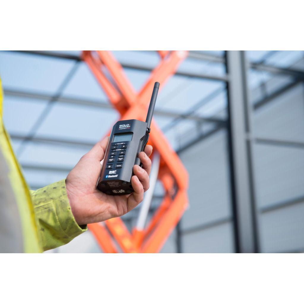 https://api.mastertools.nl/media/catalog/product/cache/4ac98b0d5e81b56bd000310ba88c60e0/p/e/perfectpro-sw3-soloworker-bluetooth-dab-fm-bouwradio-8719689465247-mastertools_nl-17.jpg