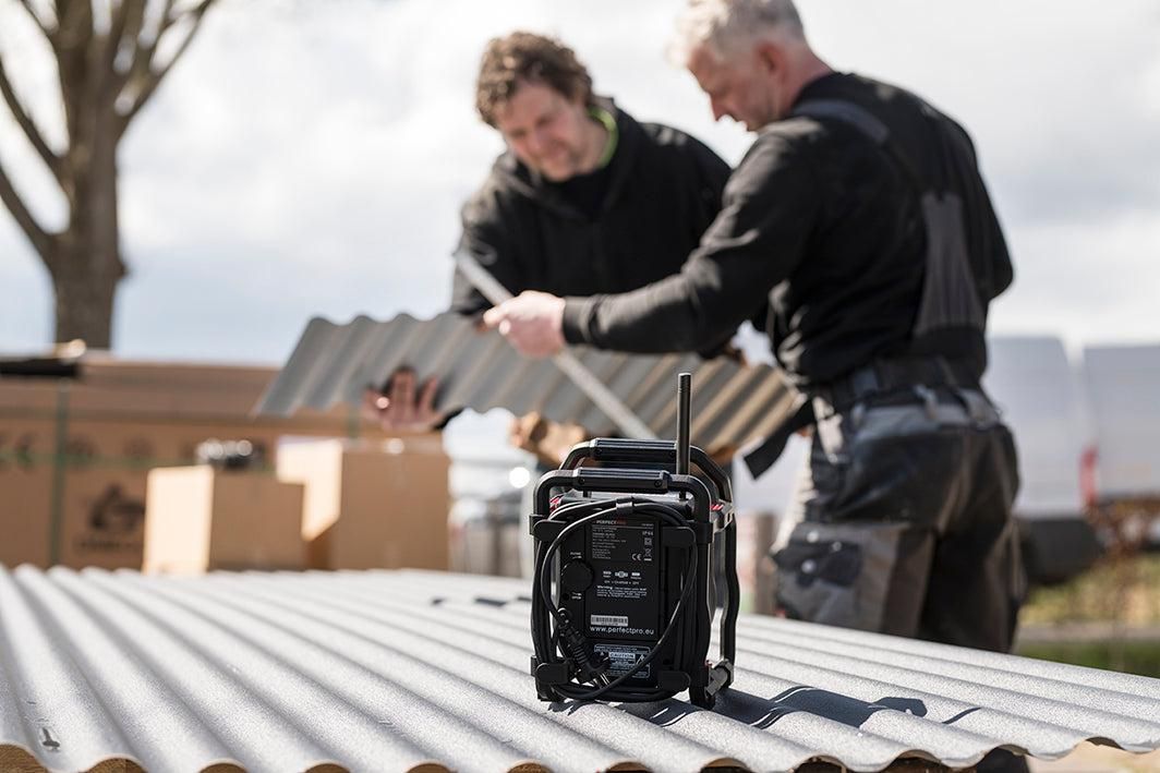 https://api.mastertools.nl/media/catalog/product/cache/4ac98b0d5e81b56bd000310ba88c60e0/p/e/perfectpro-ubox-400r2-bouwradio-dab-bluetooth-ub400r2-8719689465308-mastertools_nl-12.jpg