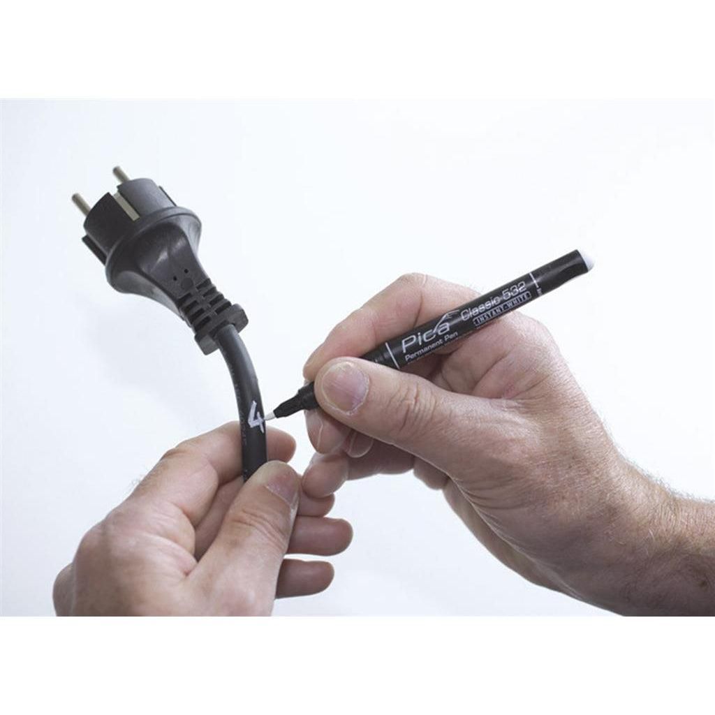 https://api.mastertools.nl/media/catalog/product/cache/4ac98b0d5e81b56bd000310ba88c60e0/p/i/pica-53252-permanent-pen-1-2mm-rond-wit-10st-pi53252-4260056154997-mastertools_nl-4.jpg