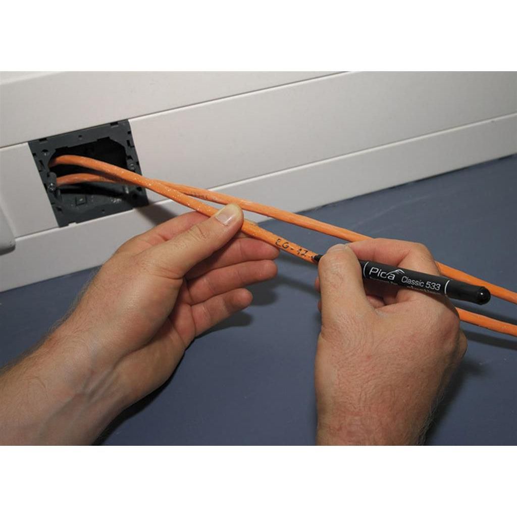 https://api.mastertools.nl/media/catalog/product/cache/4ac98b0d5e81b56bd000310ba88c60e0/p/i/pica-53346-permanent-pen-07mm-rond-zwart-10st-pi53346-4260056155055-mastertools_nl-2.jpg