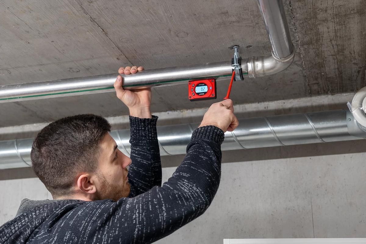 https://api.mastertools.nl/media/catalog/product/cache/4ac98b0d5e81b56bd000310ba88c60e0/s/o/sola-go-smart-digitale-waterpas-01483001-9002719039549-mastertools_nl-7.jpg