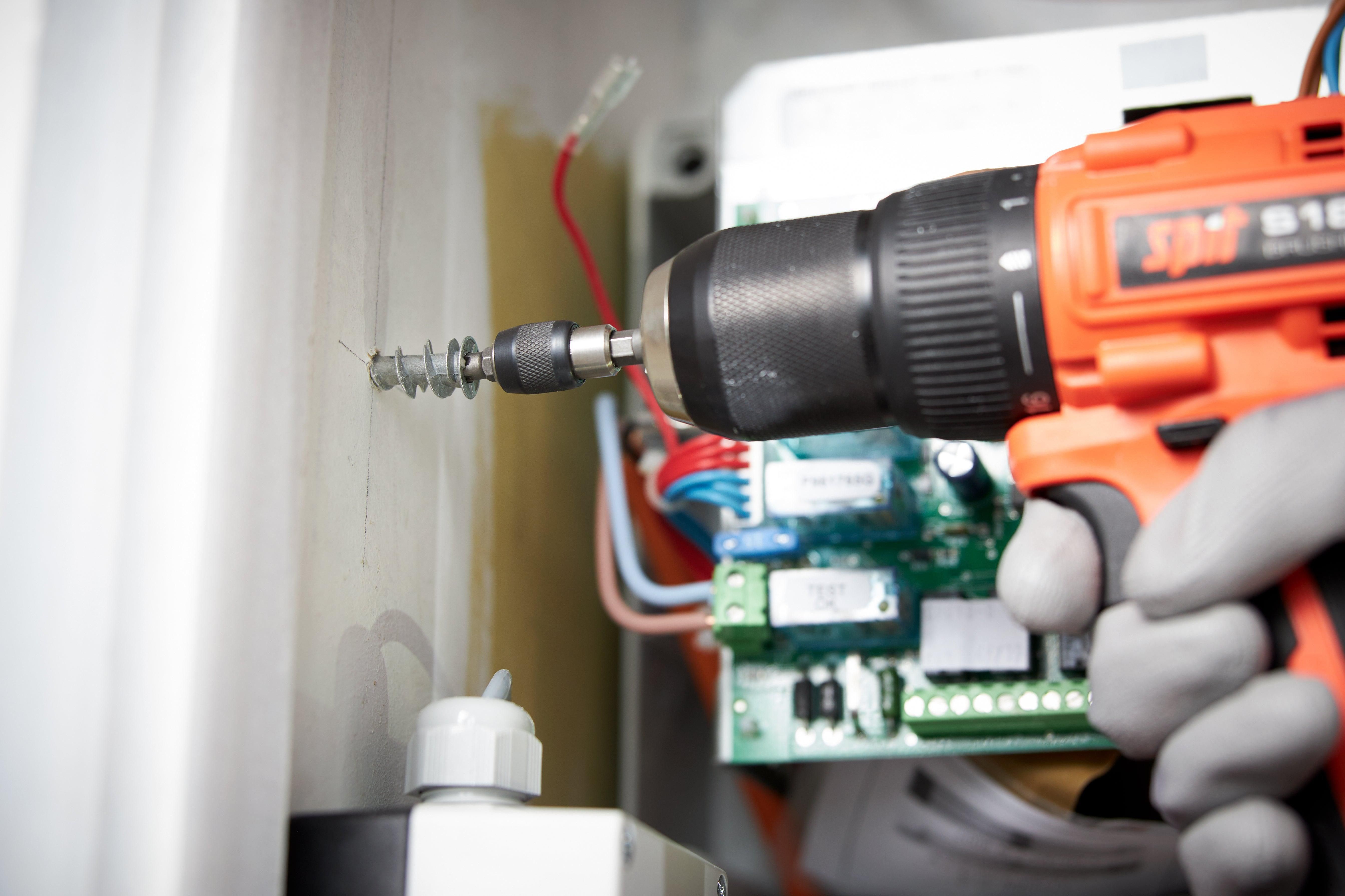 https://api.mastertools.nl/media/catalog/product/cache/4ac98b0d5e81b56bd000310ba88c60e0/s/p/spit-driva-tp12-zonder-schroef-060083-3439510600832-mastertools_nl-10.jpg