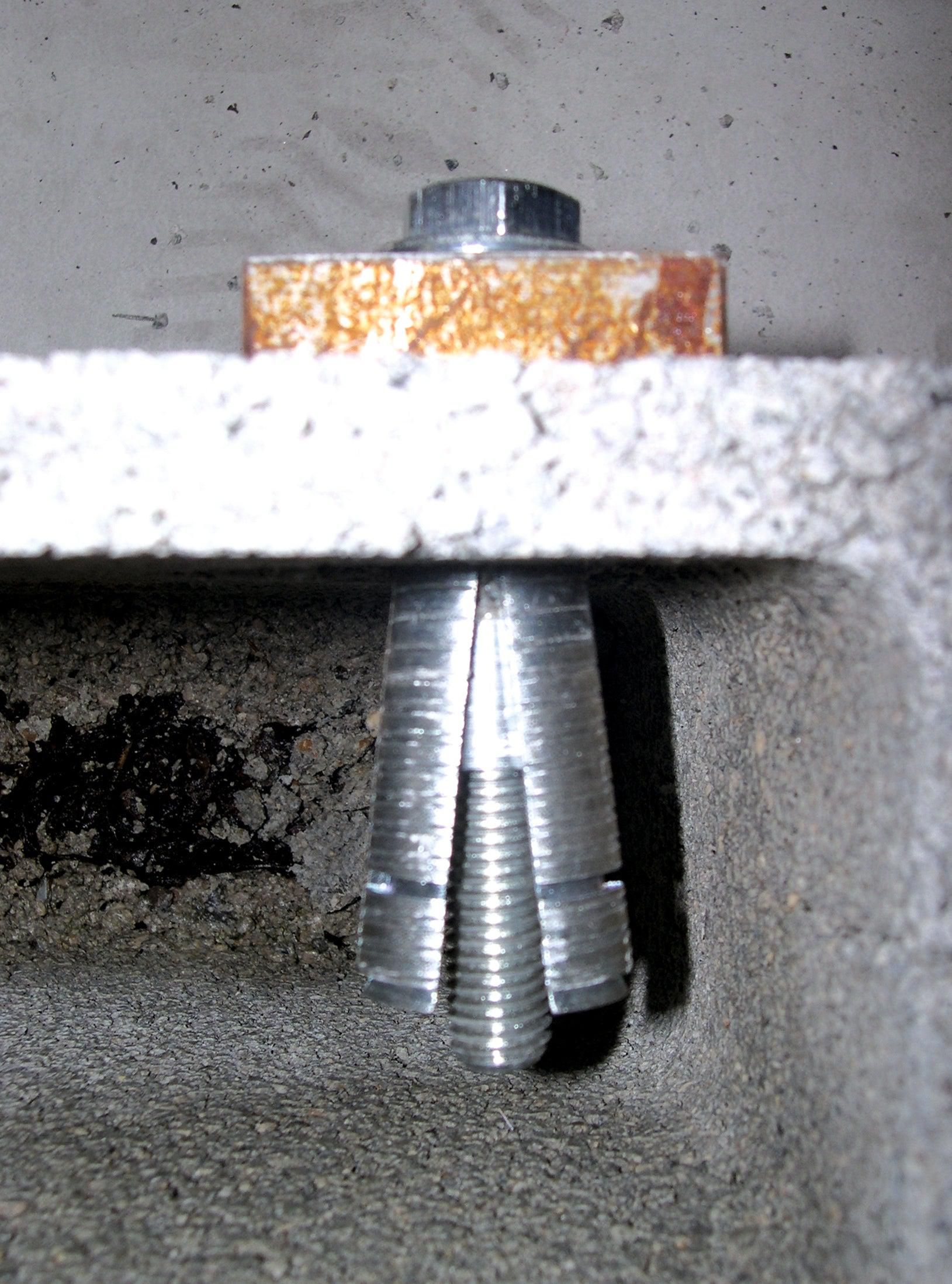 https://api.mastertools.nl/media/catalog/product/cache/4ac98b0d5e81b56bd000310ba88c60e0/s/p/spit-prima-l-spreidanker-m12x2010-verzinkt-073680-3439510736807-mastertools_nl-6.jpg