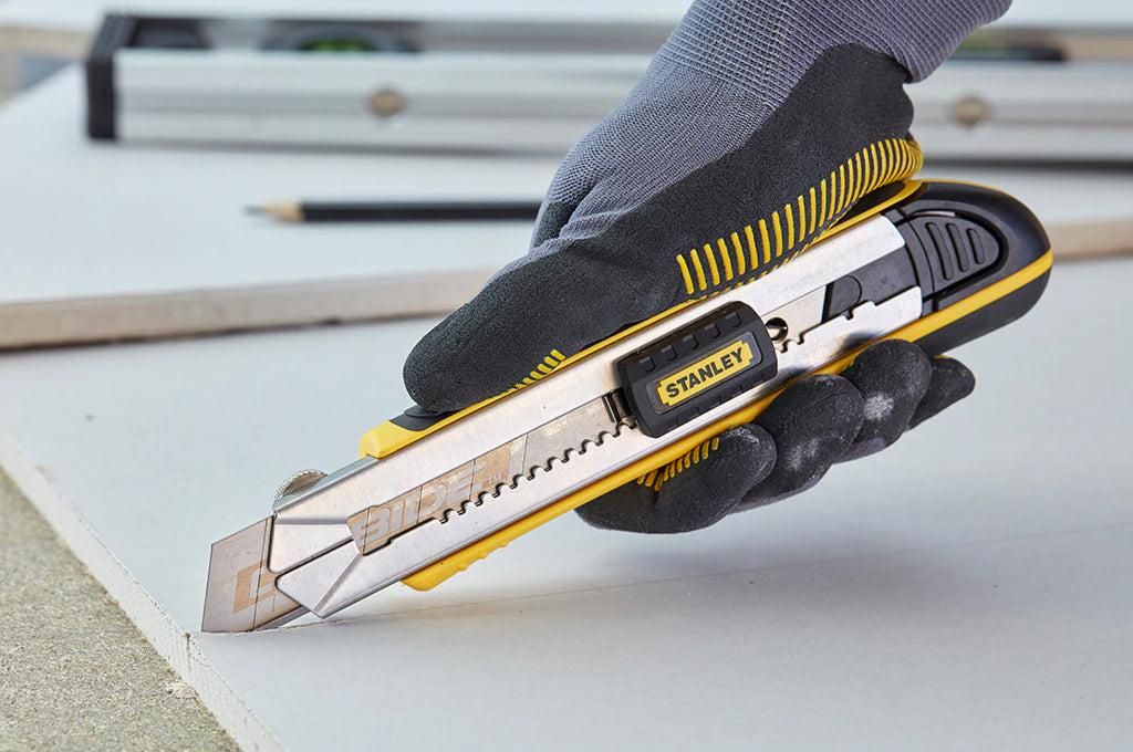 https://api.mastertools.nl/media/catalog/product/cache/4ac98b0d5e81b56bd000310ba88c60e0/s/t/stanley-0-10-481-fatmax-afbreekmes-18mm-3253560104818-mastertools_nl-2.jpg
